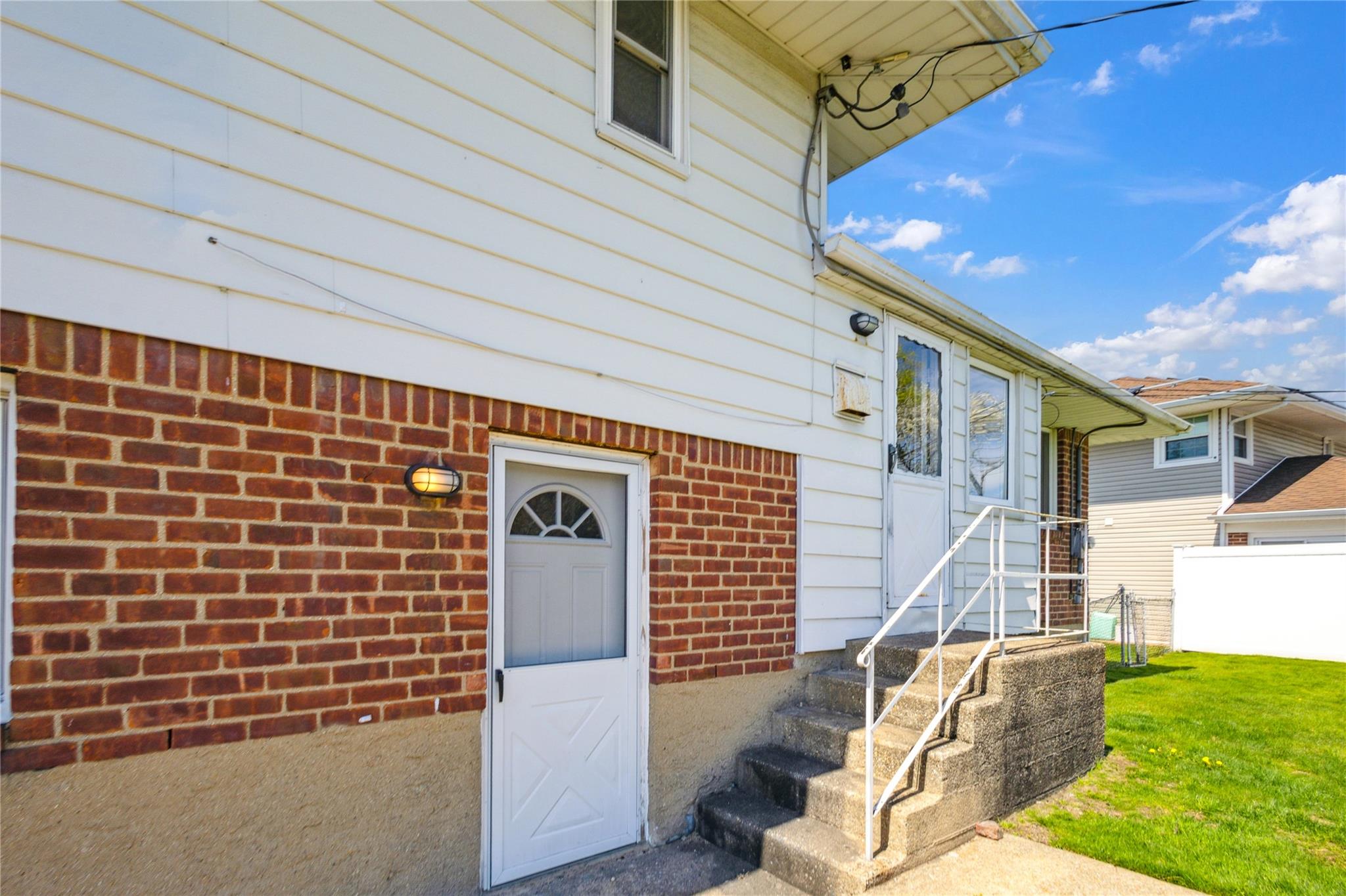 8 Spector Lane, Plainview, New York image 32