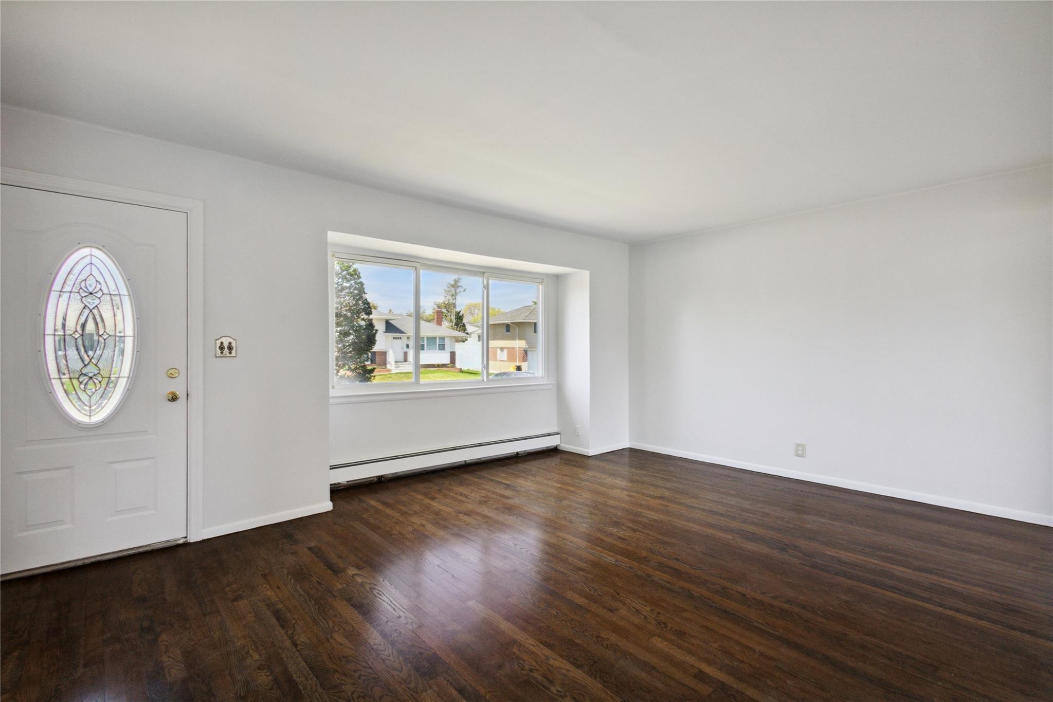 8 Spector Lane, Plainview, New York image 15