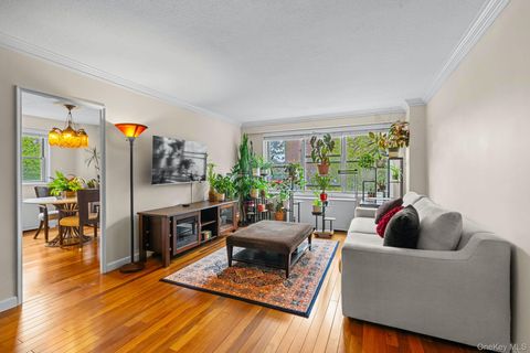 Homes For Sale - 70-31 108th Street #3G<br/> Forest Hills, NY 11375