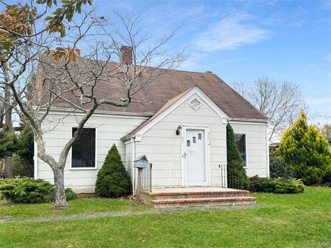 Photo of 57 (aka 400) Wilmarth Avenue, Greenport, NY 11944 (MLS # 935401)