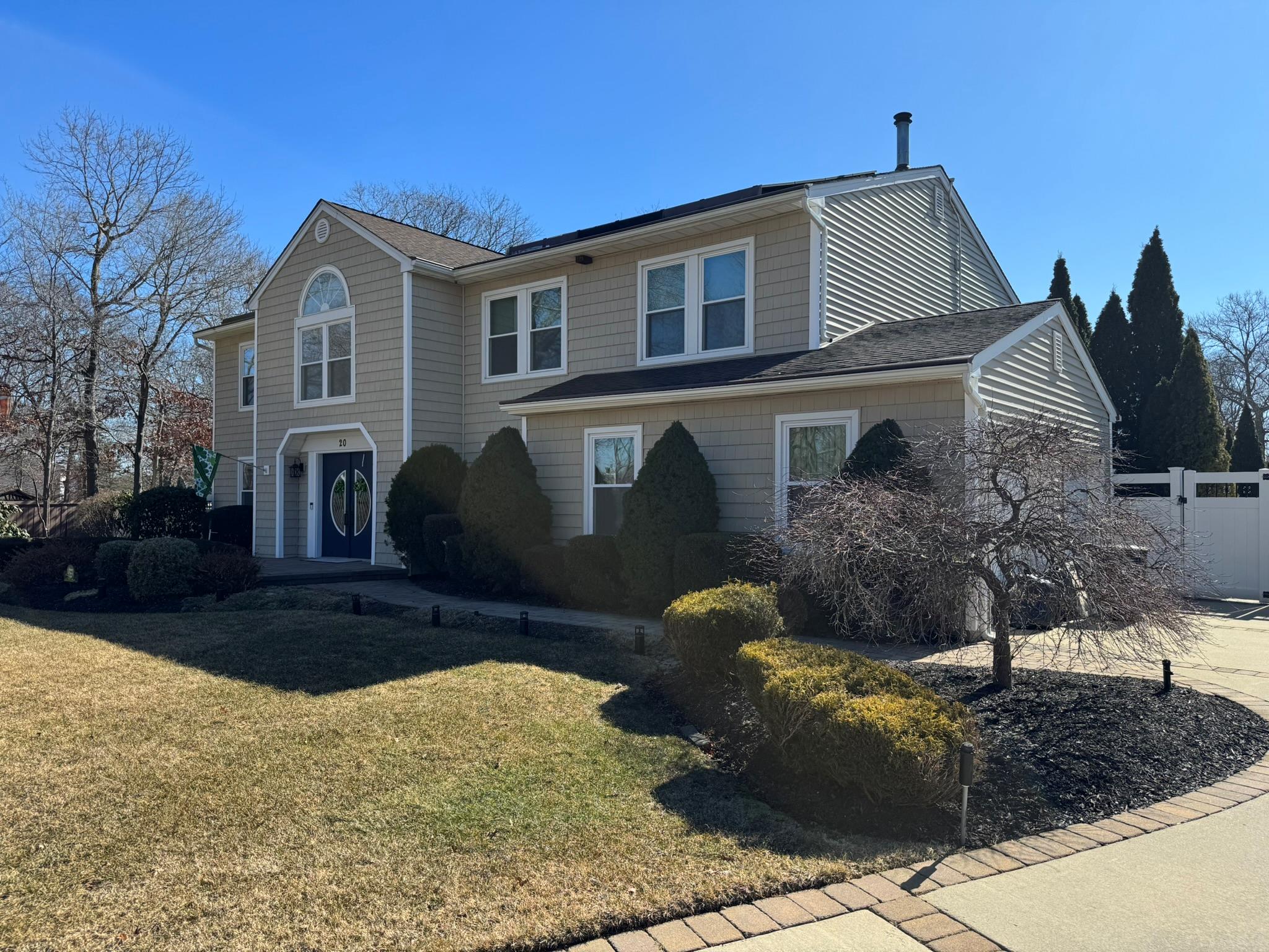 20 Chuck Lane, Selden, New York image 3