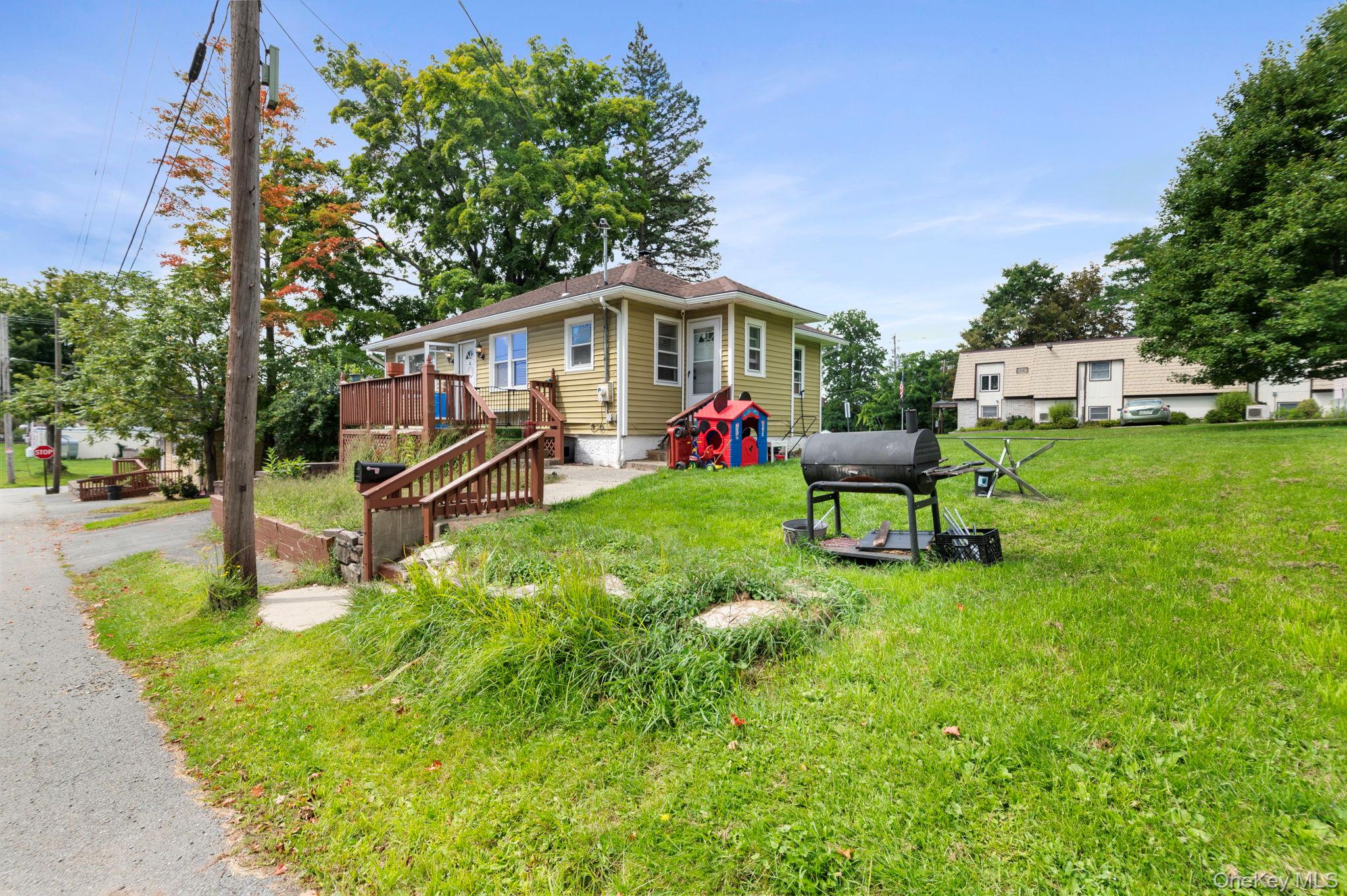 5 Roosa Avenue