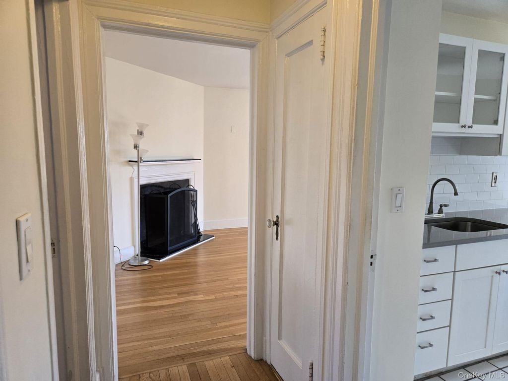 Photo of 6 Davis Avenue #A11, Rye, NY 10580 (MLS # 976134)