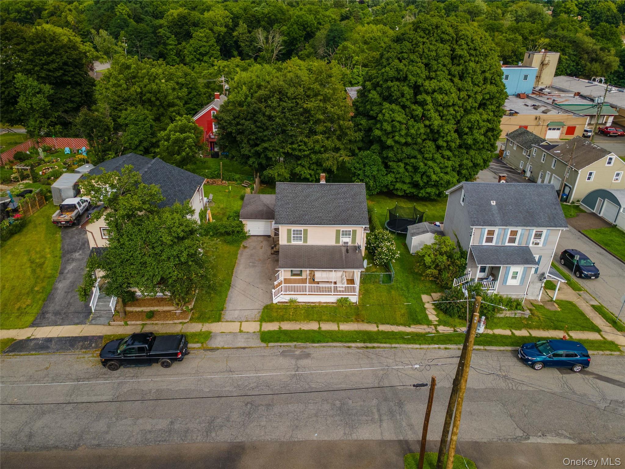 19 Railroad Avenue