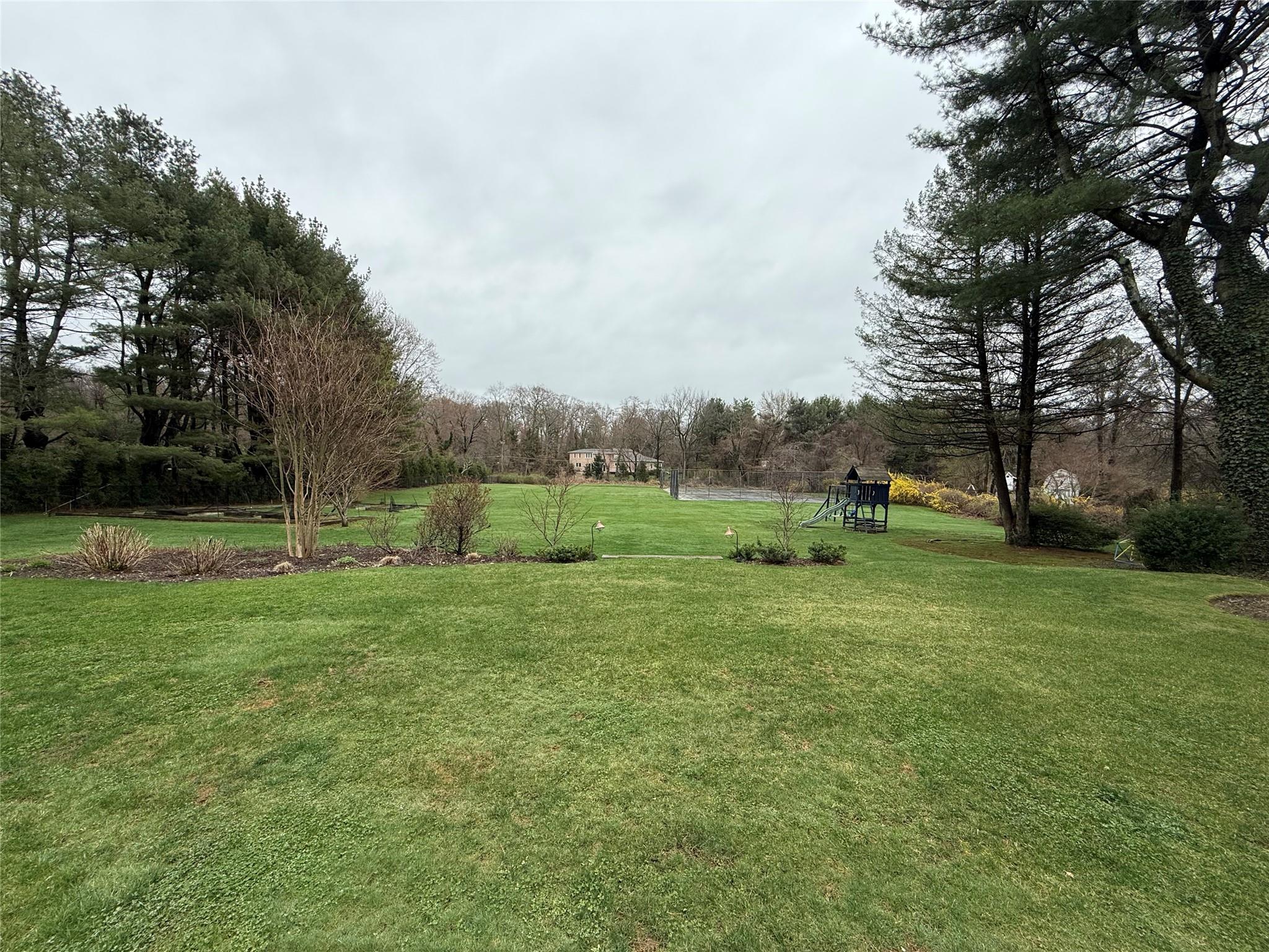 15 Morgan Drive, Old Westbury, New York image 2