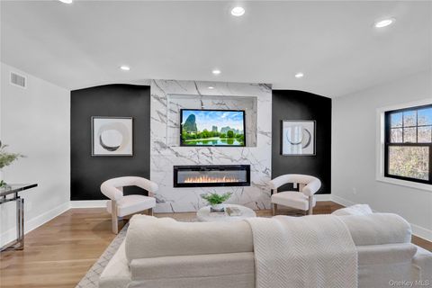 Homes For Sale - 105 Radcliff Avenue<br/> Port Washington, NY 11050