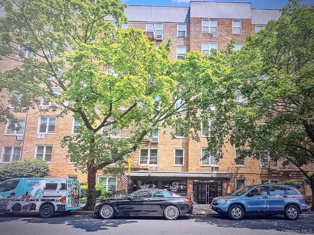 Photo of 6815 Selfridge Street #6D, Forest Hills, NY 11375 (MLS # 942877)