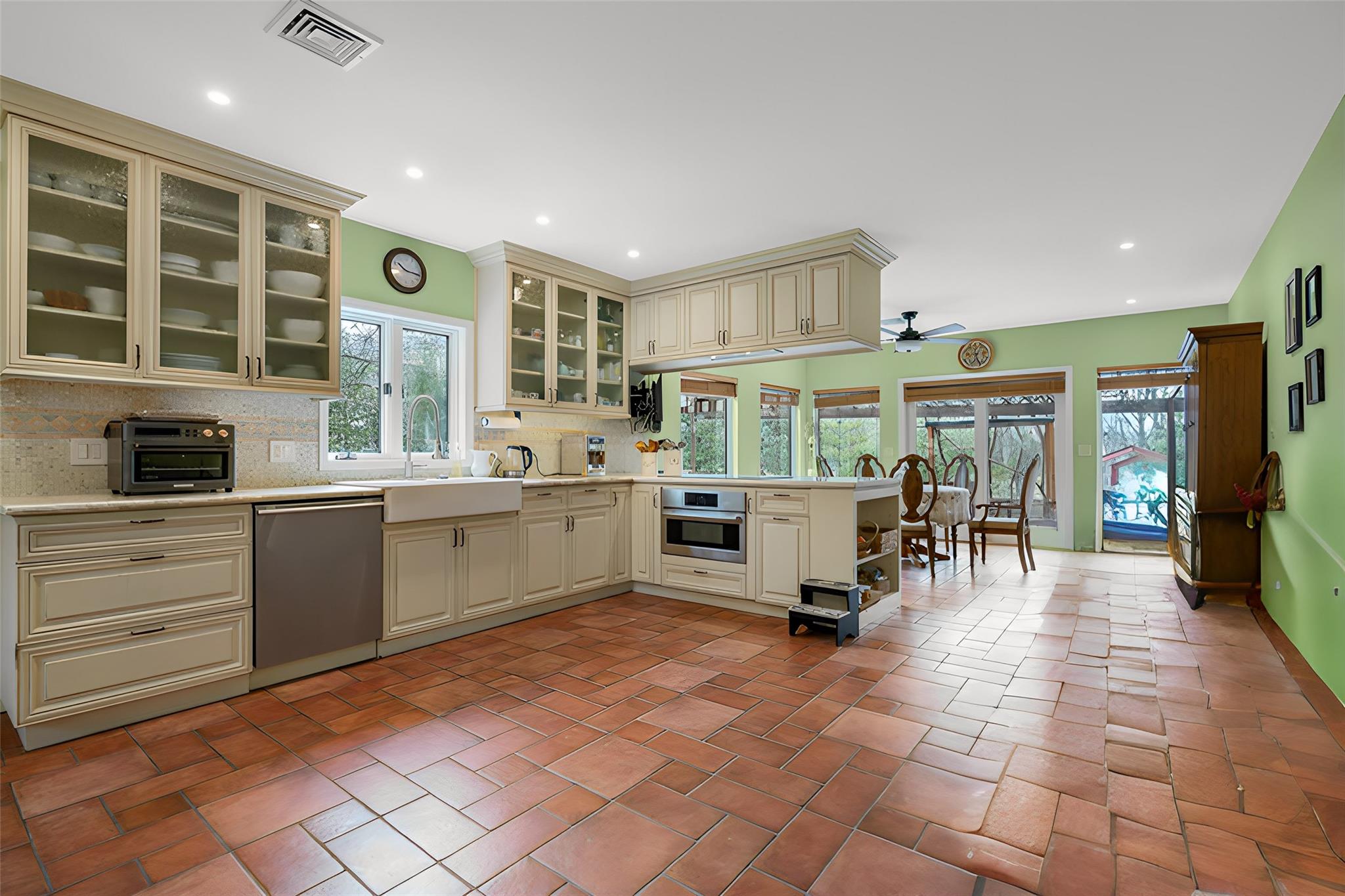 36 Chardavoyne Road, Warwick, New York image 11