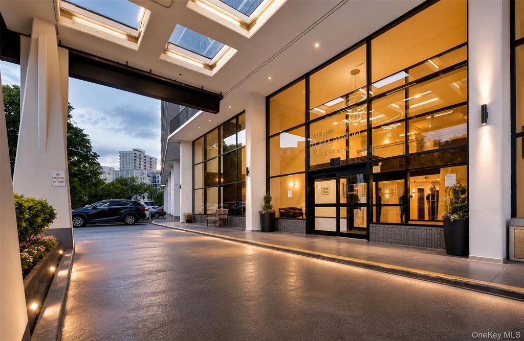 Photo of 25-40 Shore Boulevard #15Q, Astoria, NY 11222 (MLS # 1018923)
