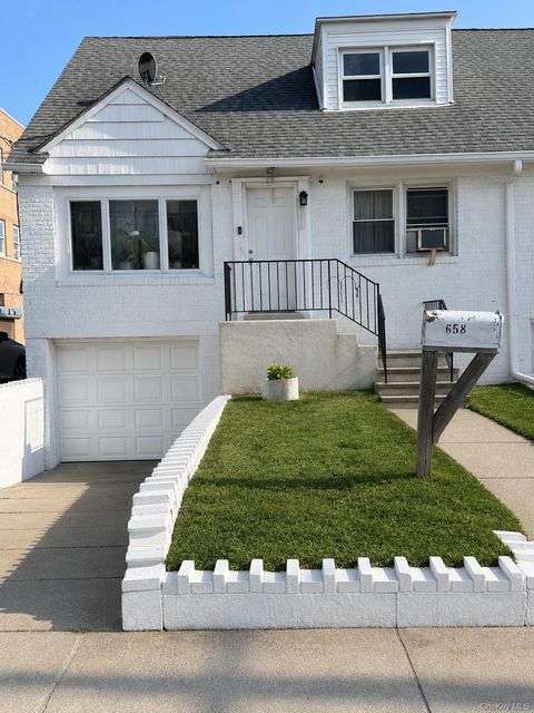 Multifamily For Sale - 658 W Broadway<br/> Long Beach, NY 11561
