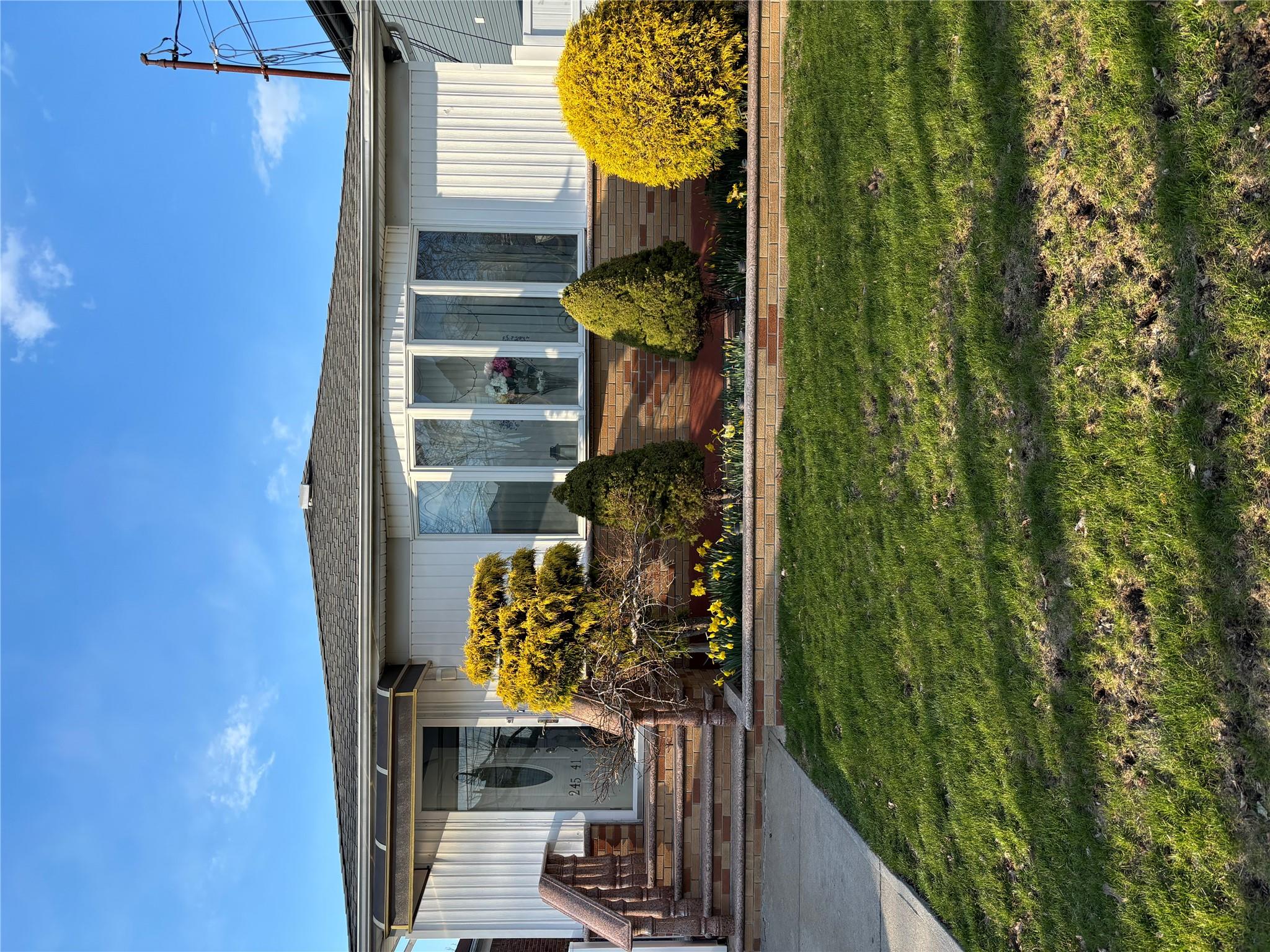 24541 N 147th Road, Rosedale, New York image 1