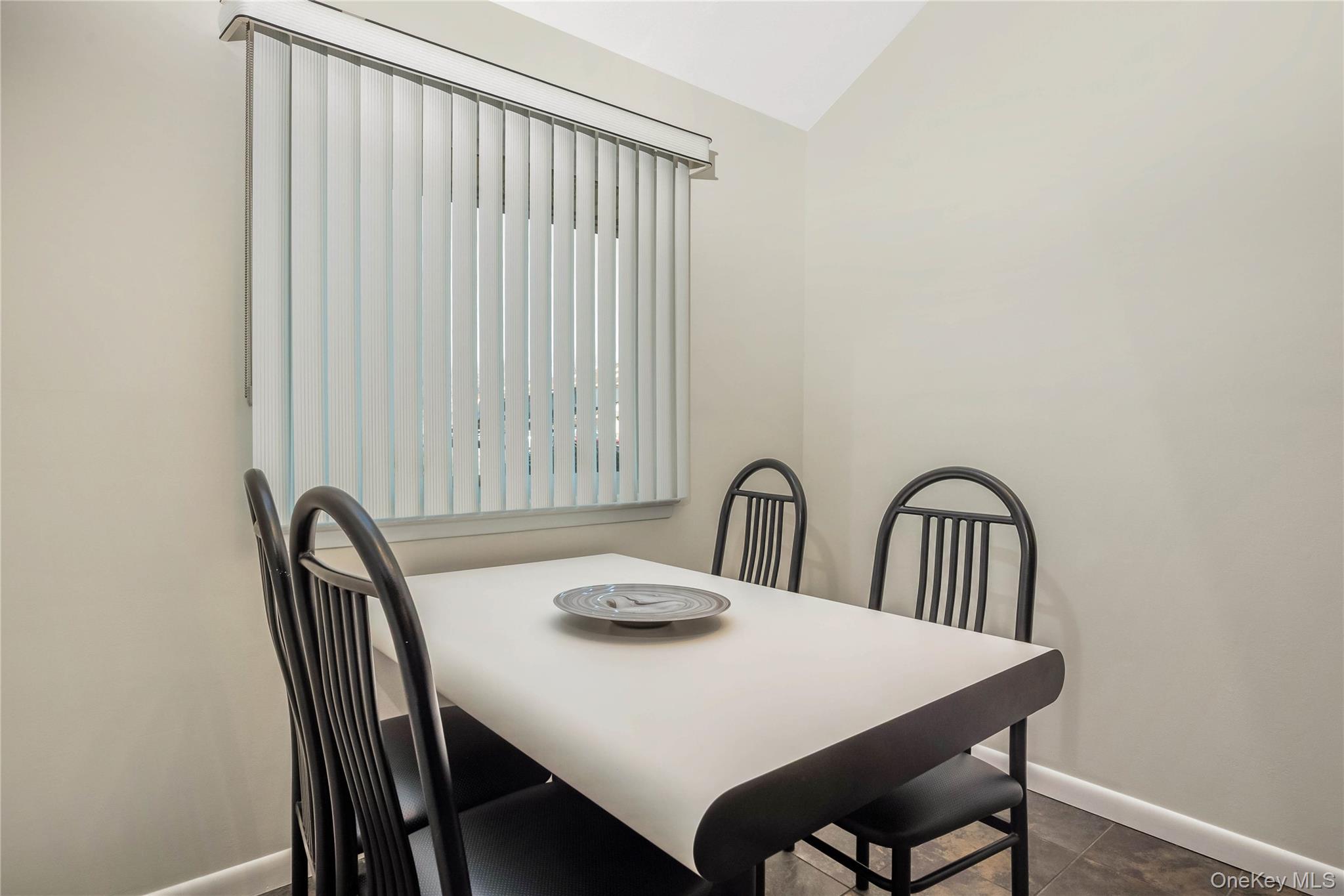 82 COTTONWOOD CT. 82