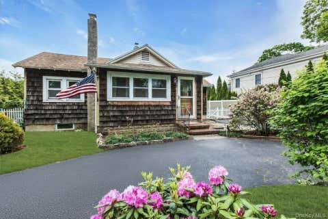 Homes For Sale - 3 New Street<br/> Great River, NY 11739