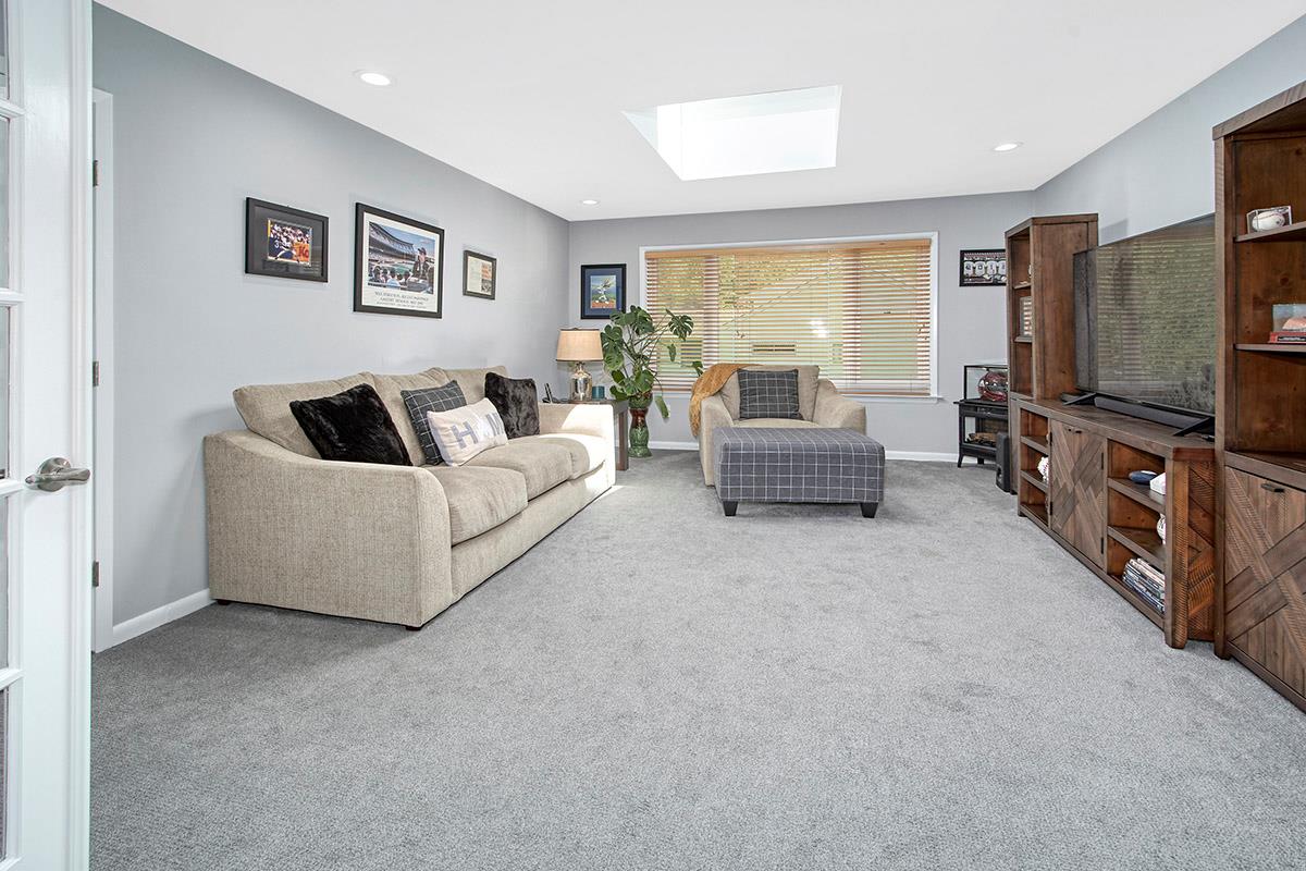 20 Carriage Way, White Plains, New York image 11