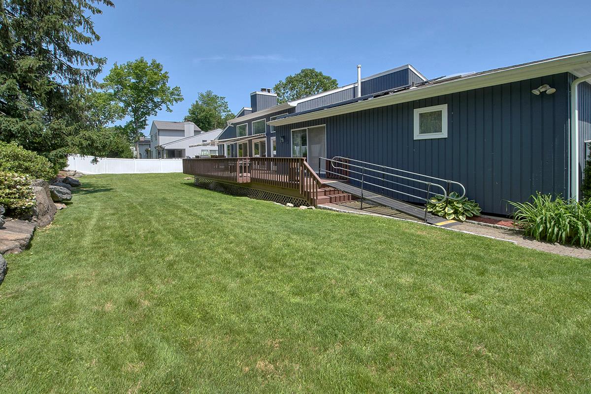 20 Carriage Way, White Plains, New York image 25