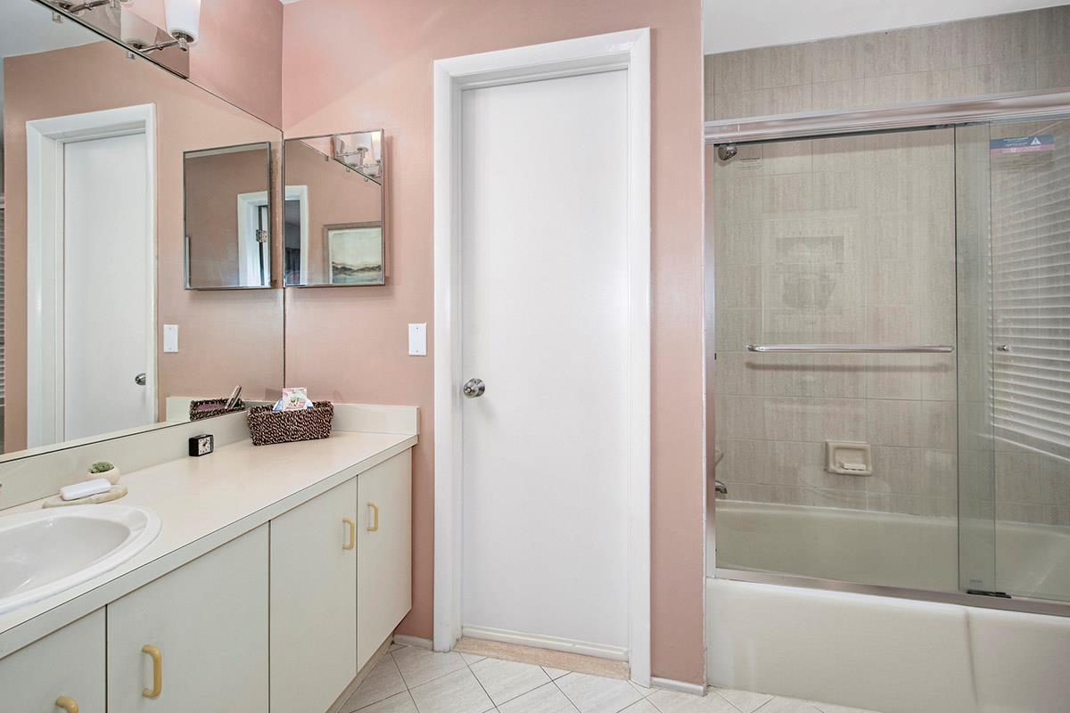 20 Carriage Way, White Plains, New York image 17