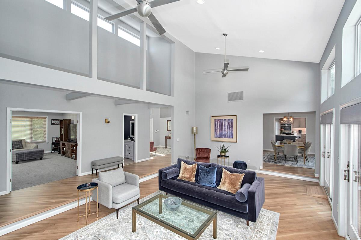 20 Carriage Way, White Plains, New York image 4