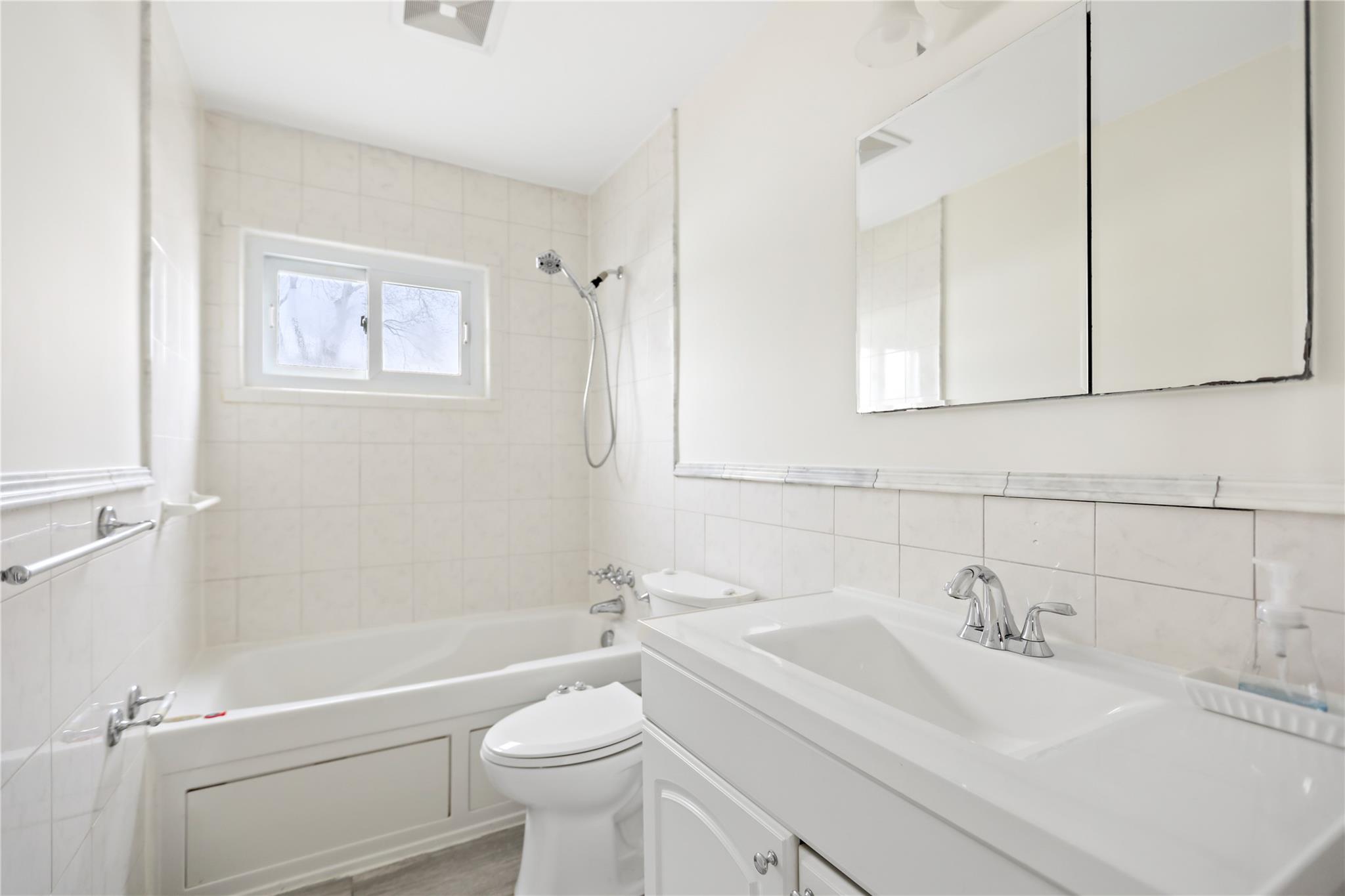 123 Ruth Street, West Islip, New York image 10
