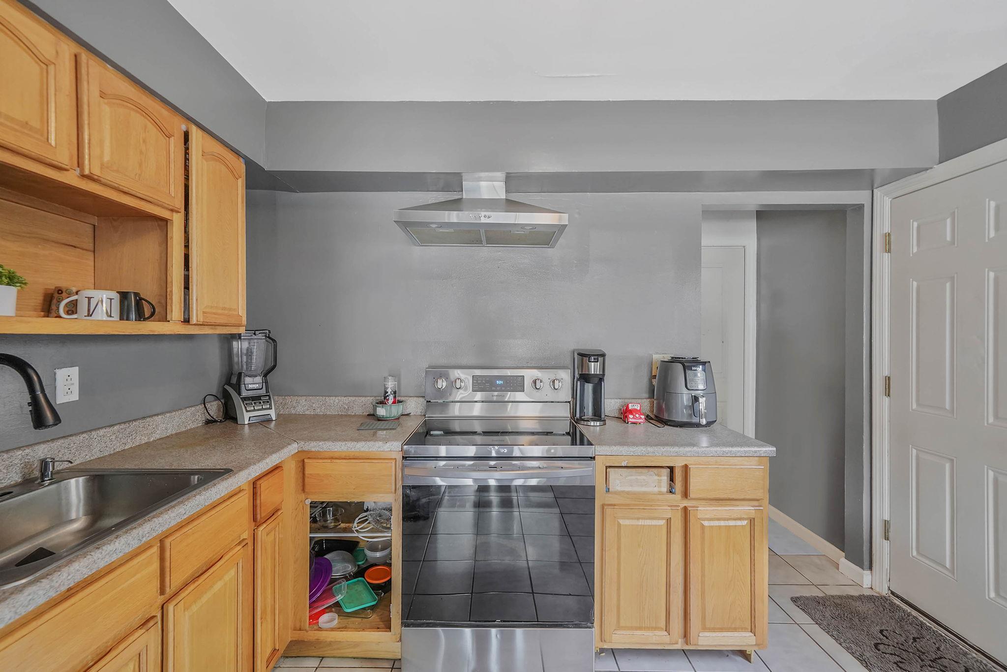 209 Burney Boulevard, Mastic, New York image 22