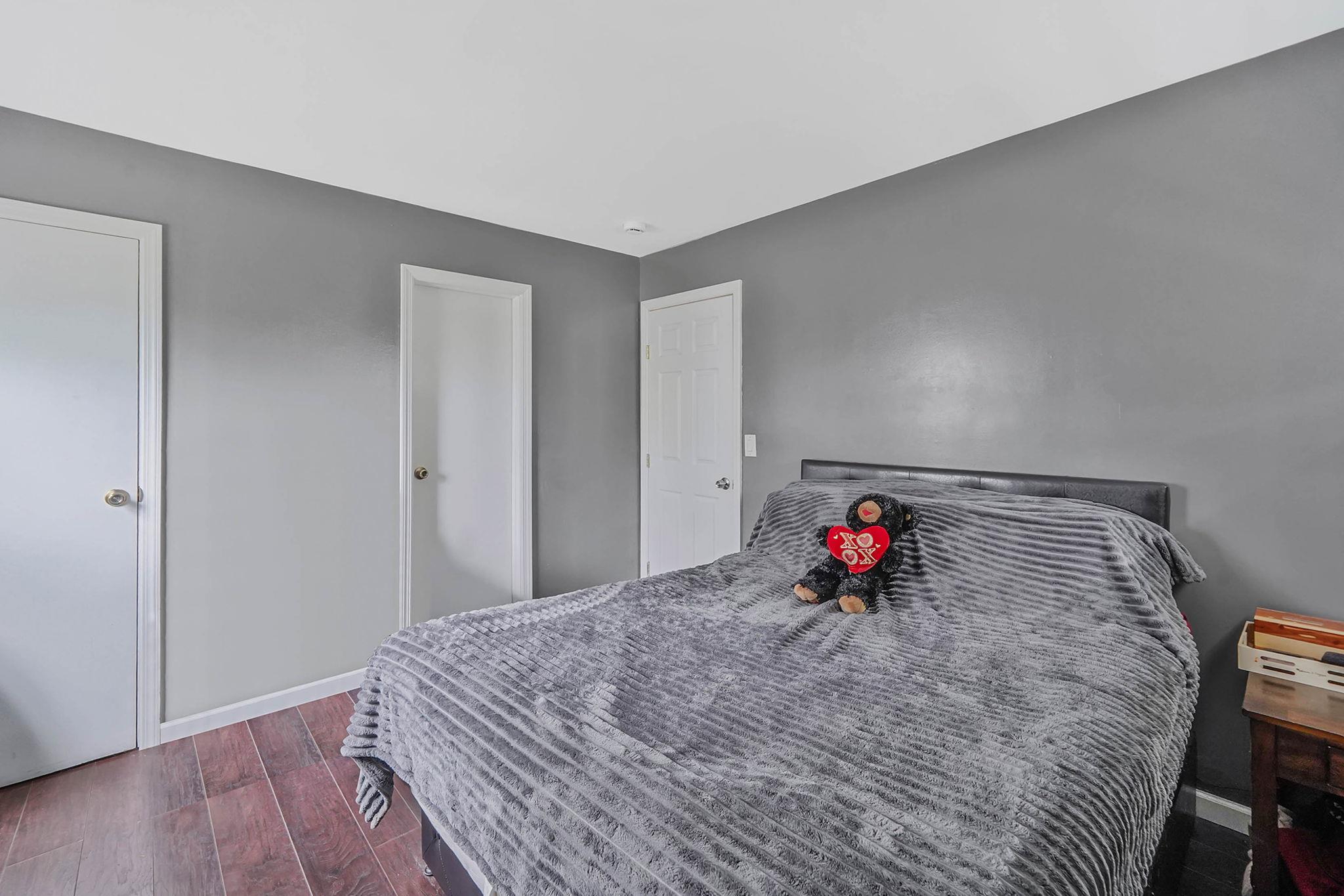 209 Burney Boulevard, Mastic, New York image 27