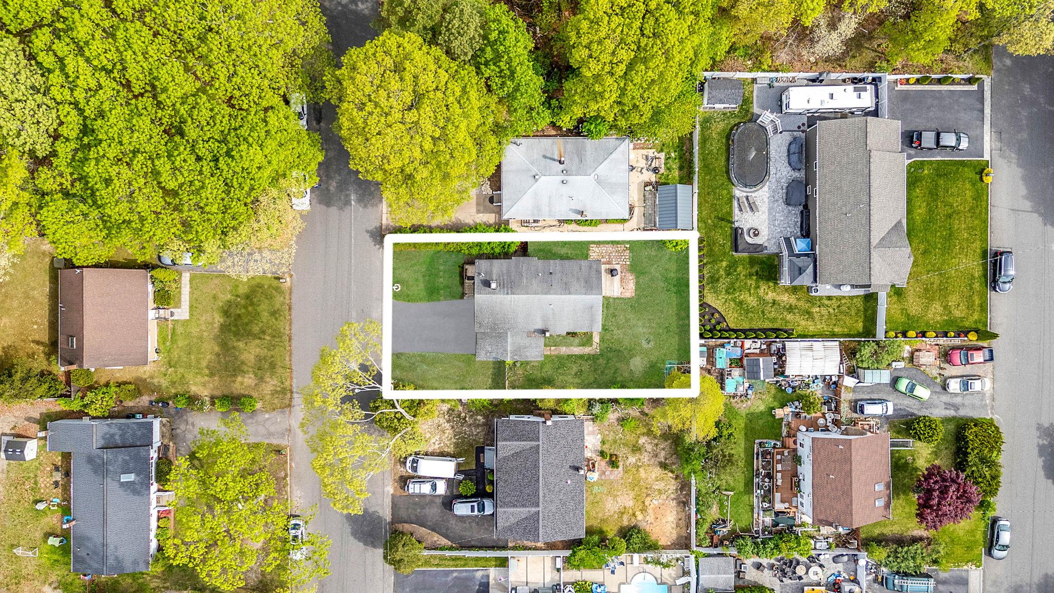 209 Burney Boulevard, Mastic, New York image 38