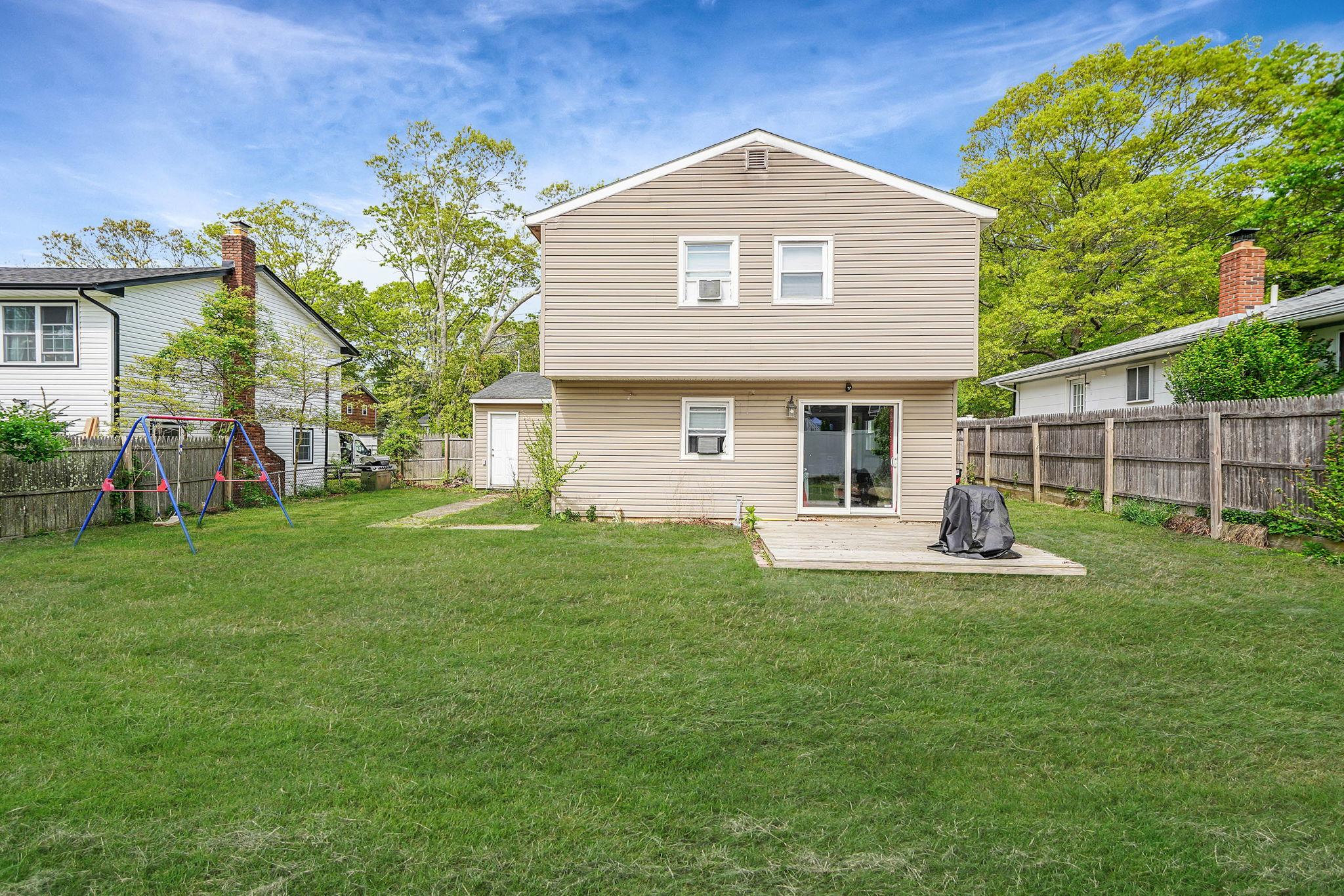 209 Burney Boulevard, Mastic, New York image 35
