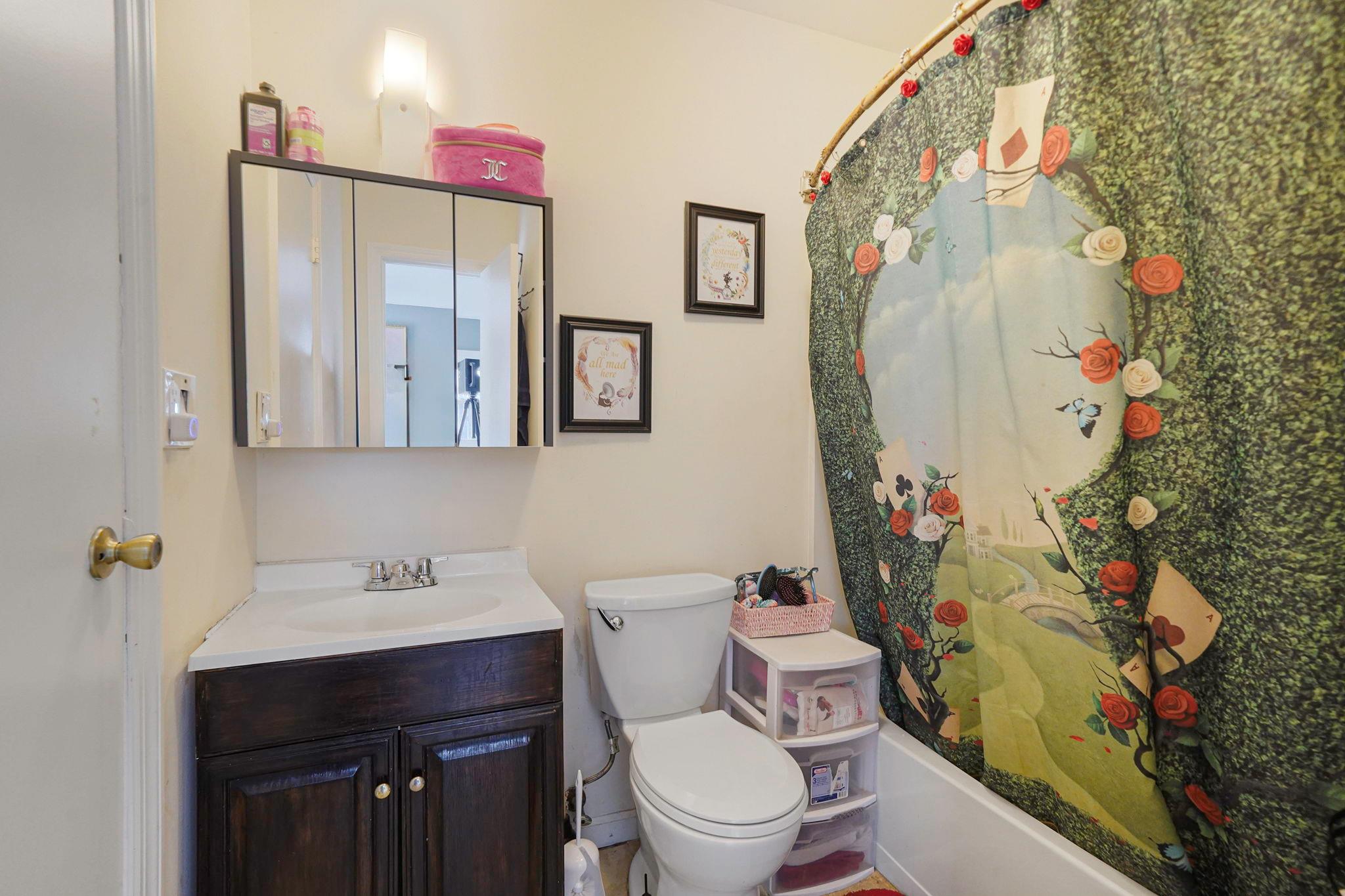209 Burney Boulevard, Mastic, New York image 32