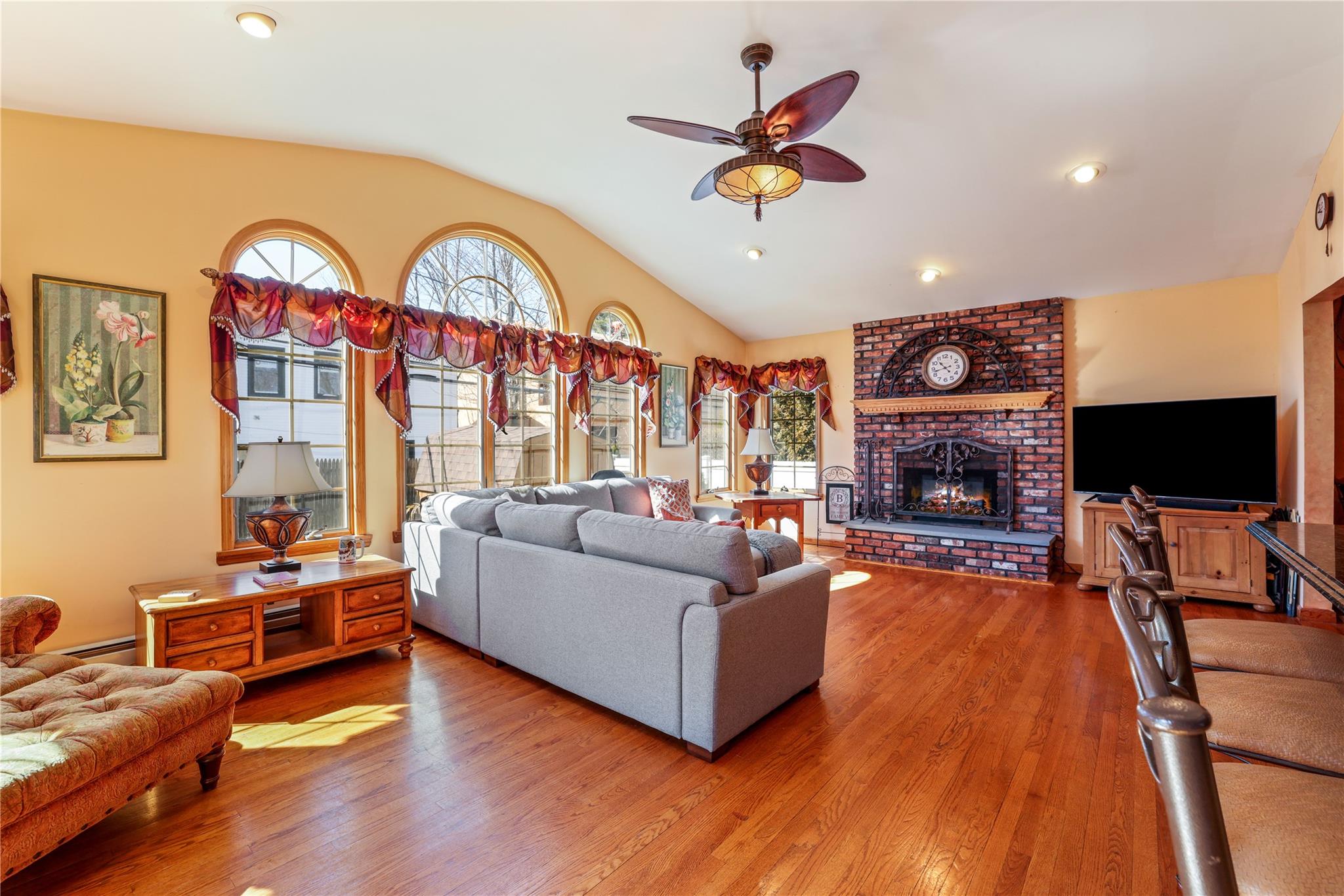 3676 Regent Lane, Wantagh, New York image 10
