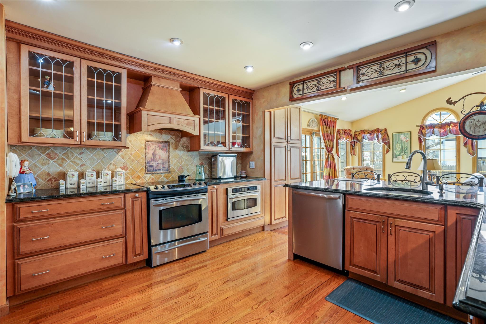 3676 Regent Lane, Wantagh, New York image 13