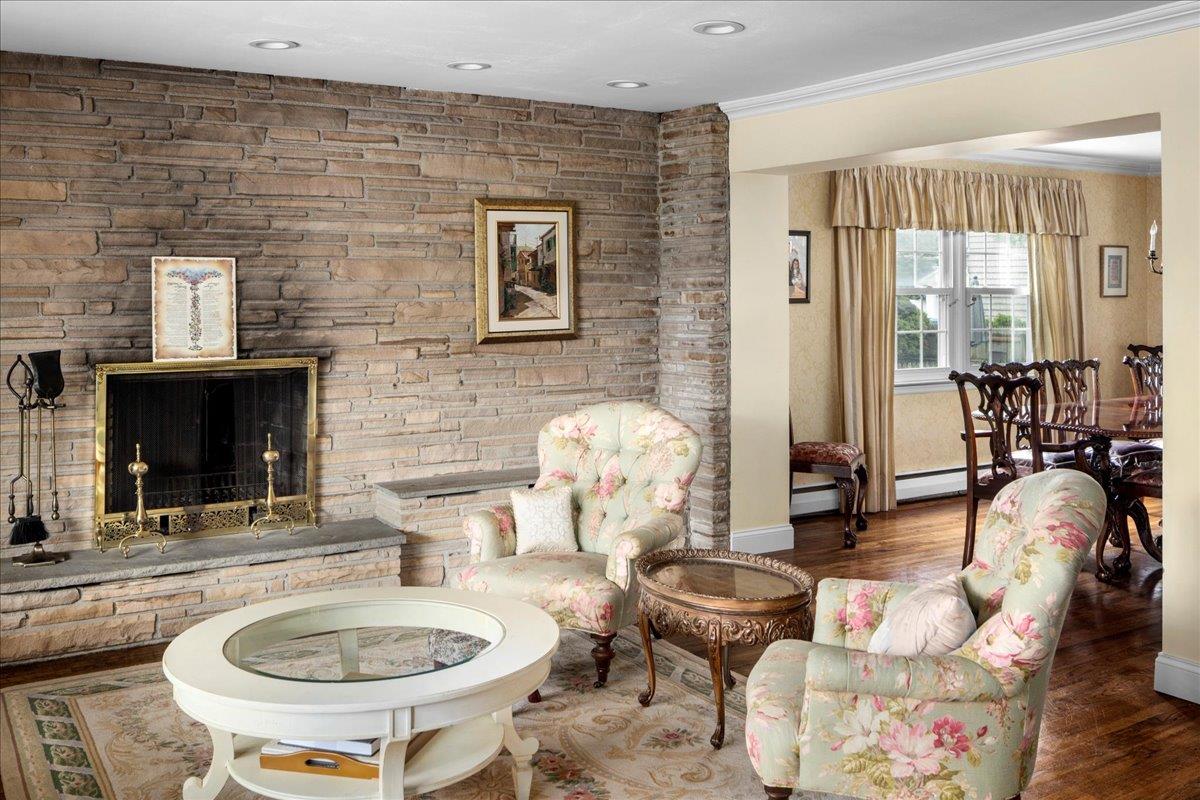 991 South End Avenue, Woodmere, New York image 11