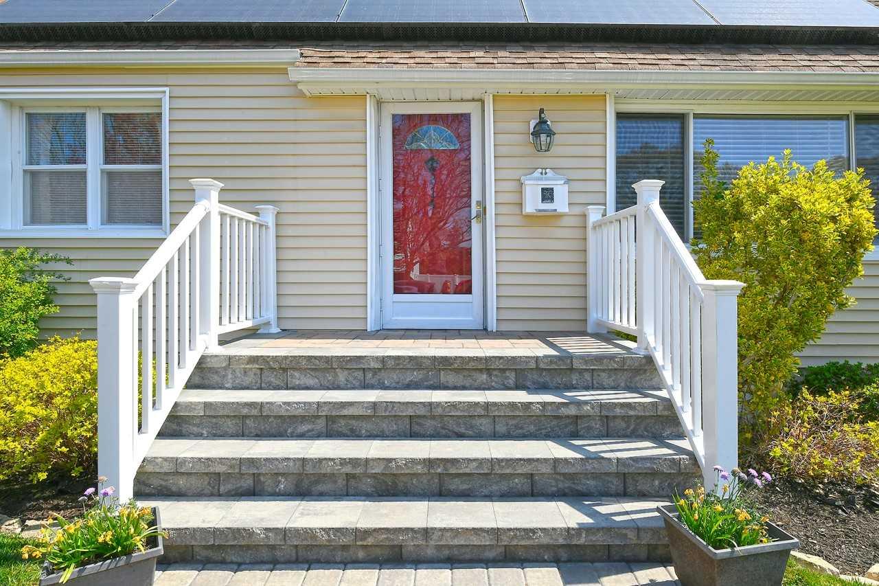 214 Maeder Avenue, Merrick, New York image 4