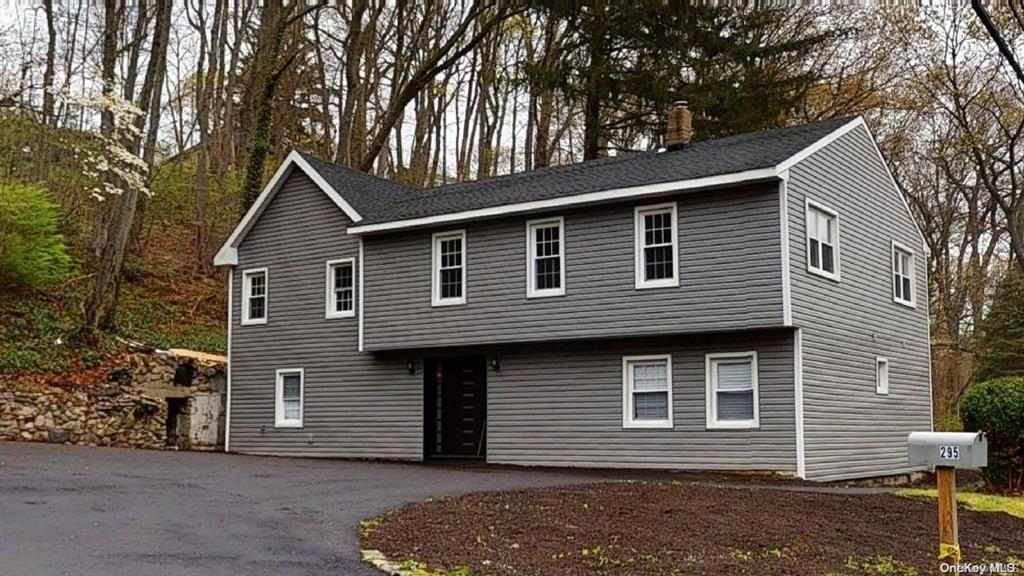 295 E Main Street, Centerport, New York image 1