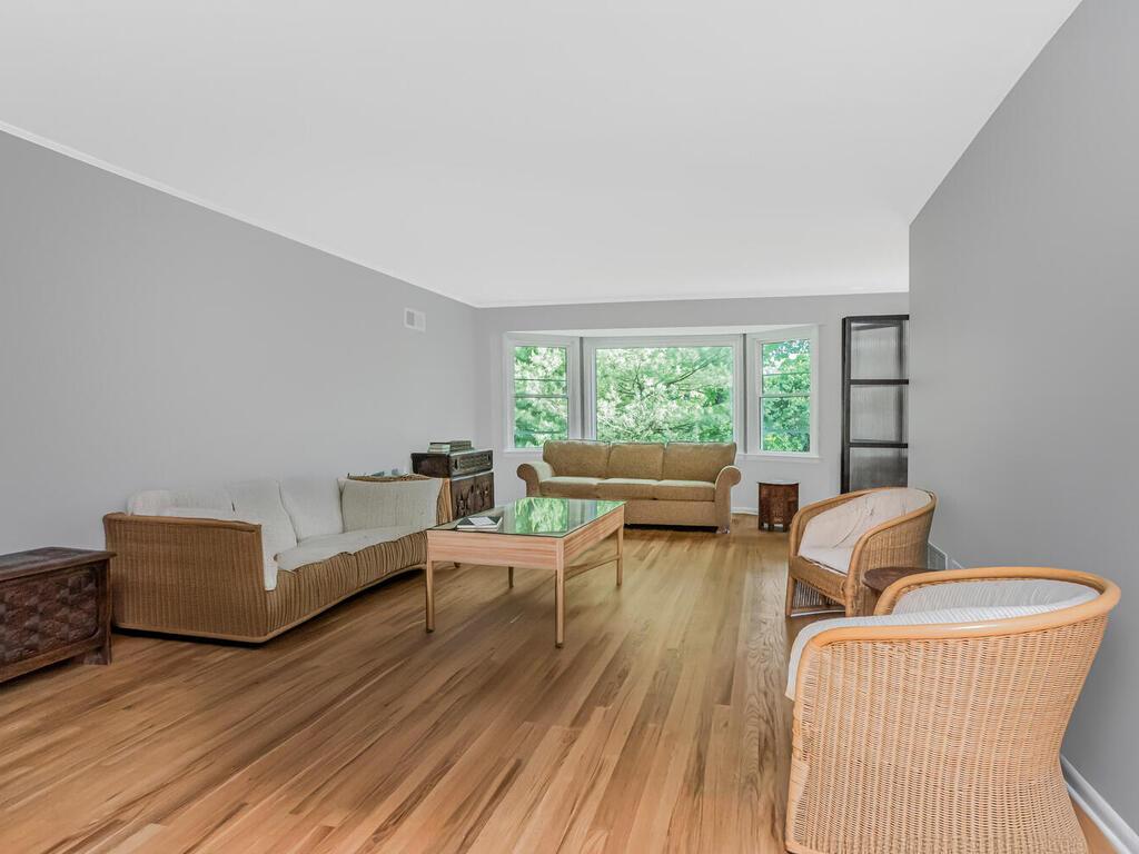 81 Winding Brook Road, New Rochelle, New York image 11