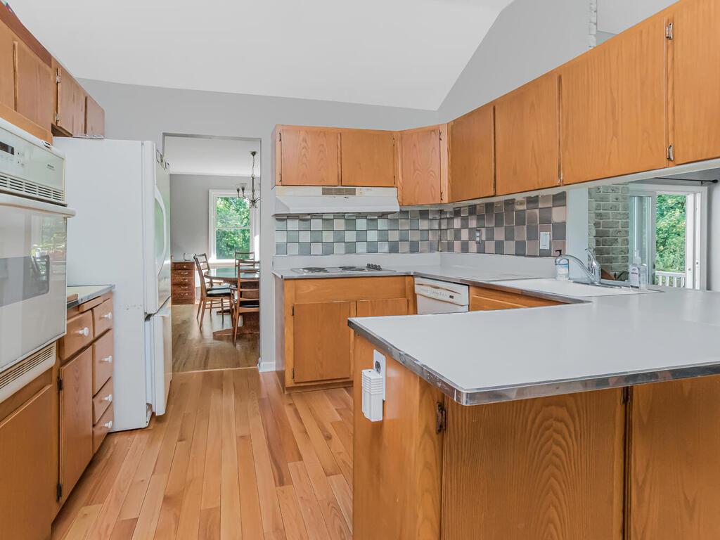 81 Winding Brook Road, New Rochelle, New York image 15