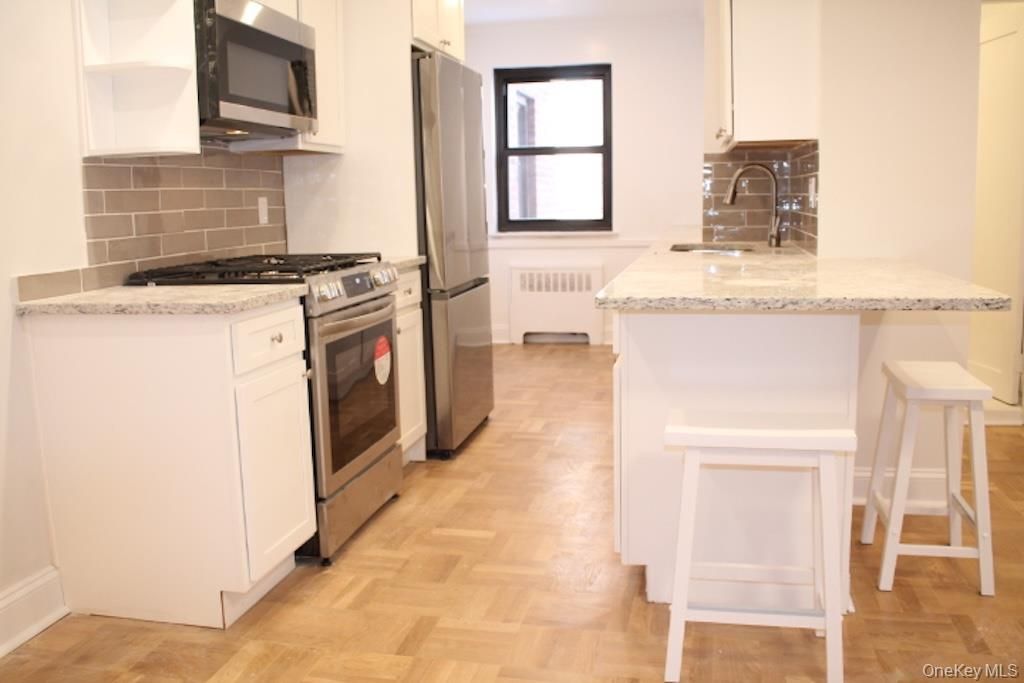 Photo of 50 White Oak Street #1C, New Rochelle, NY 10801 (MLS # 960546)