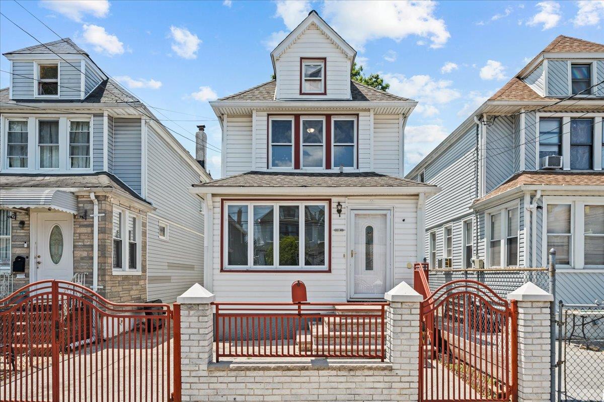 Property for Sale at 128th Street, South Ozone Park, Queens, NY - Bedrooms: 3 
Bathrooms: 2 
Rooms: 7  - $700,000