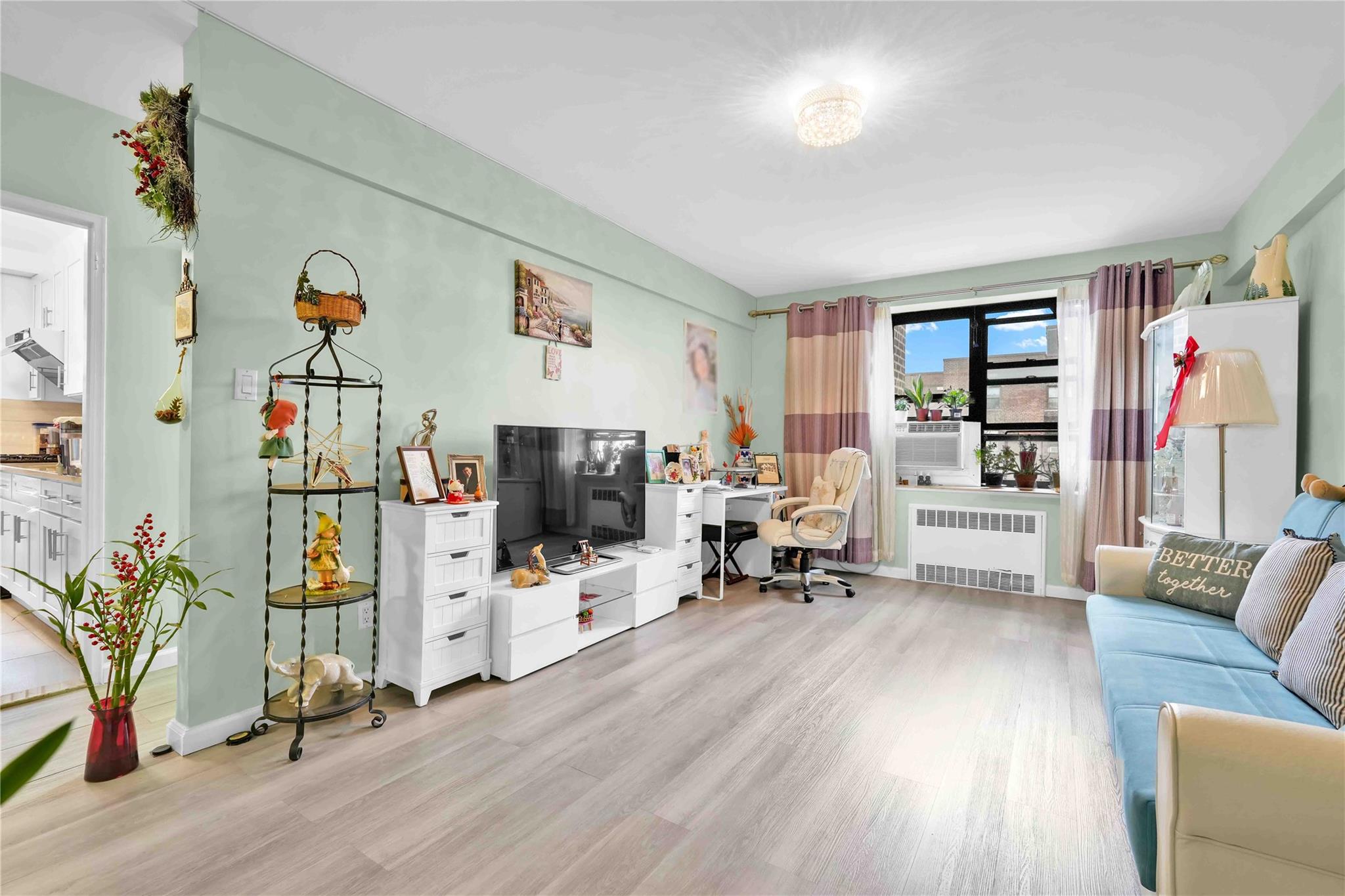 141Th Street 5A, Flushing, Queens, NY - 1 Bedrooms  
1 Bathrooms  
4 Rooms - 