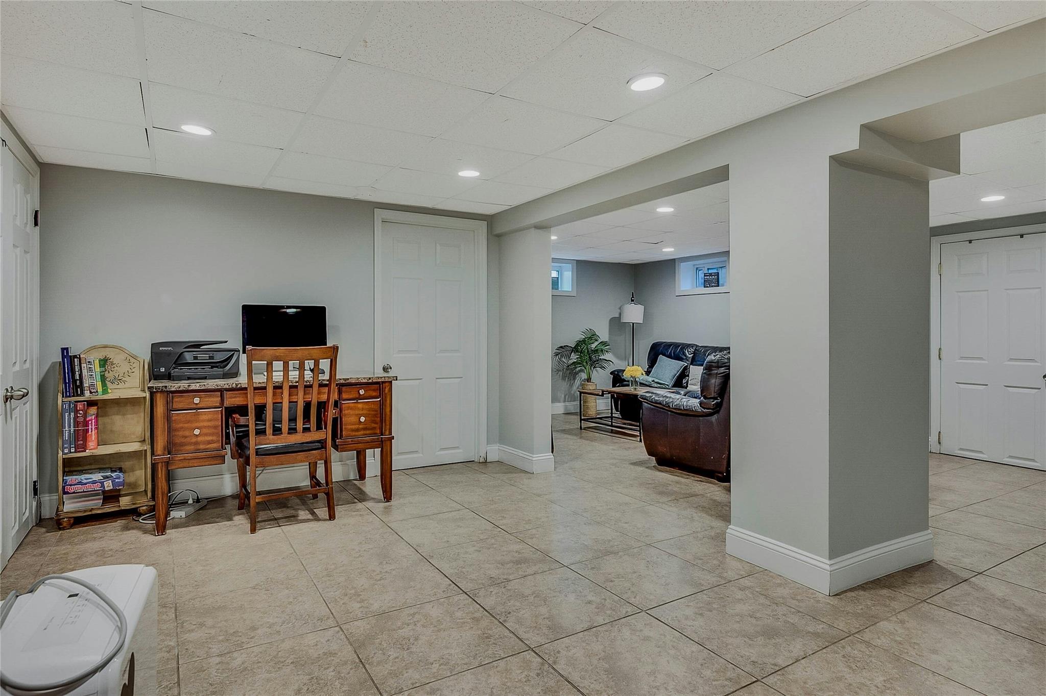 166 Cold Spring Road, Syosset, New York image 33