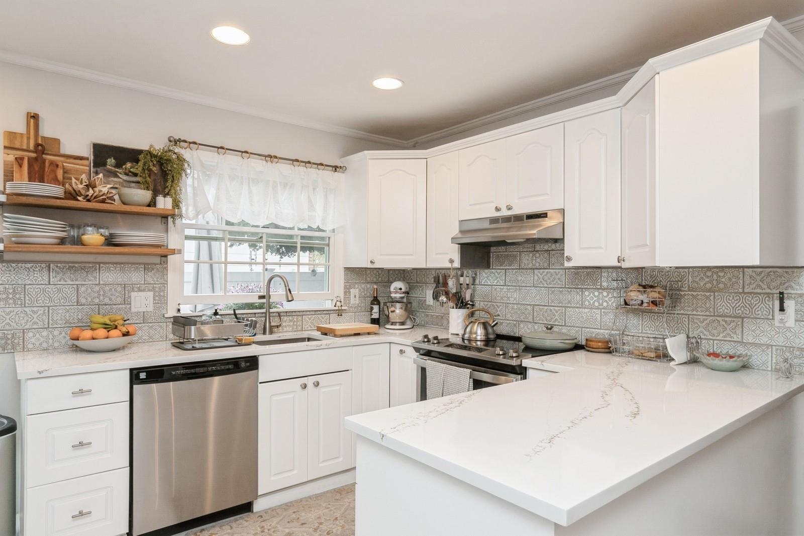 23 Dover Hill Drive, Nesconset, New York image 8