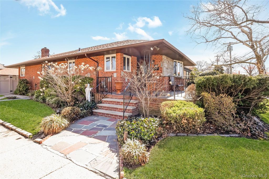 Photo of 7-03 147 Street, Whitestone, NY 11357 (MLS # 975586)