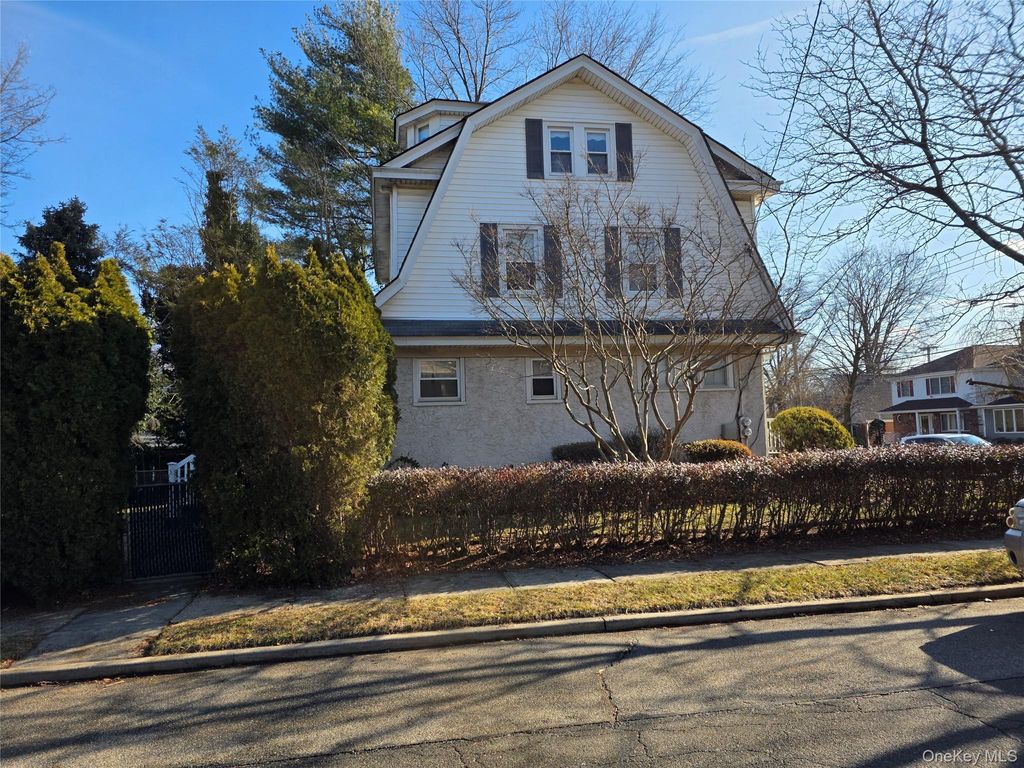 Photo of 339 Tulip Avenue, Floral Park, NY 11001 (MLS # 960727)