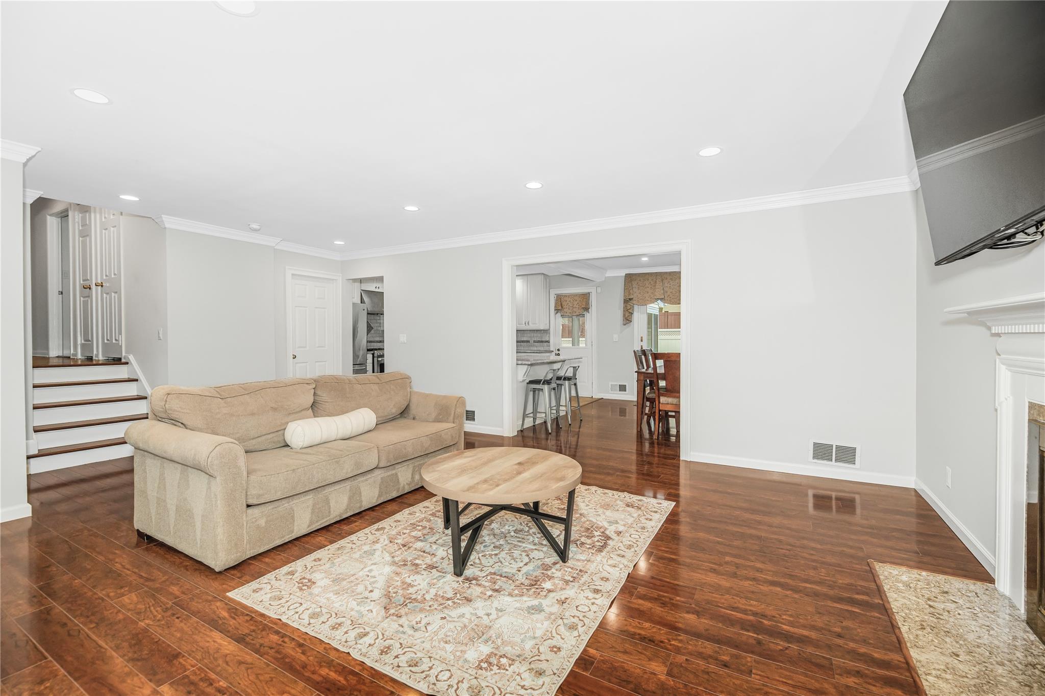 4 Ann Place, Valhalla, New York image 5