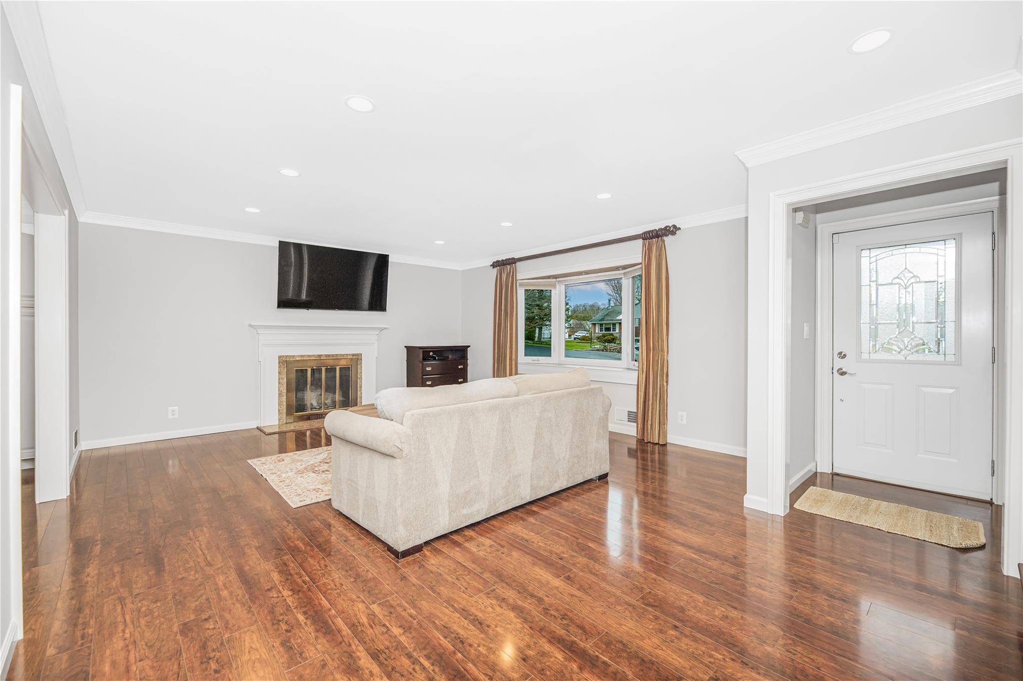 4 Ann Place, Valhalla, New York image 3