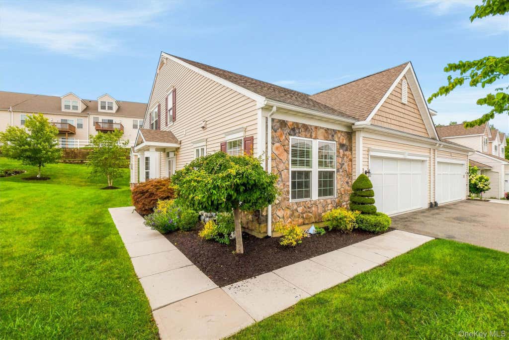 Photo of 8 Atkins Court, Carmel, NY 10512 (MLS # 1021855)