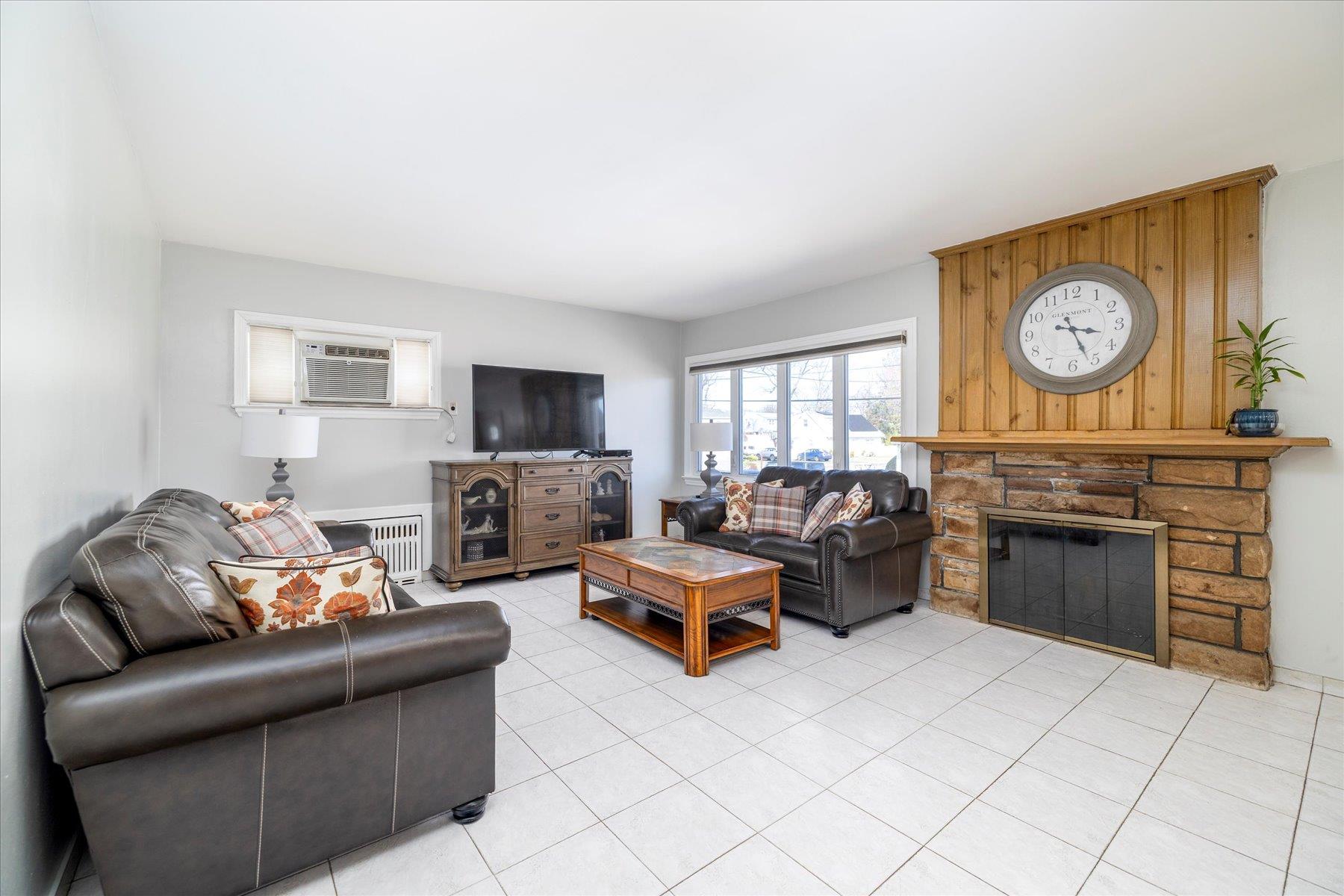 61 Albert Road, Valley Stream, New York image 3