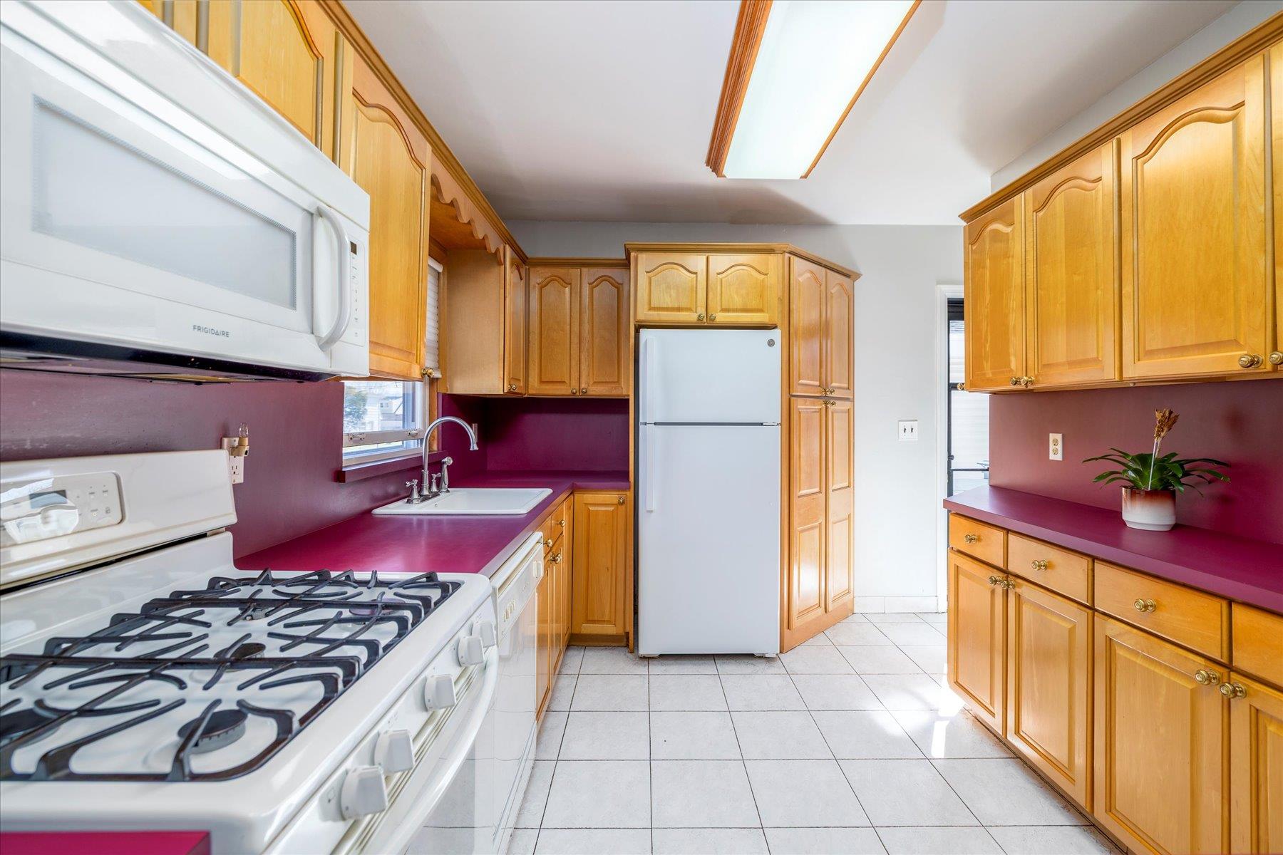 61 Albert Road, Valley Stream, New York image 7