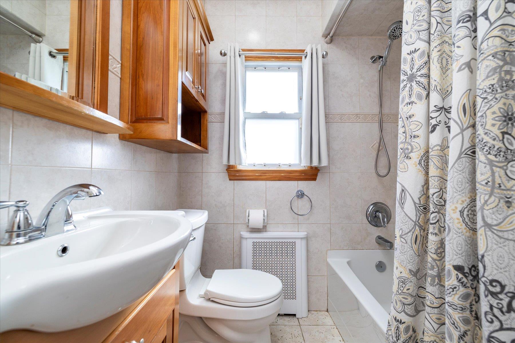 61 Albert Road, Valley Stream, New York image 14