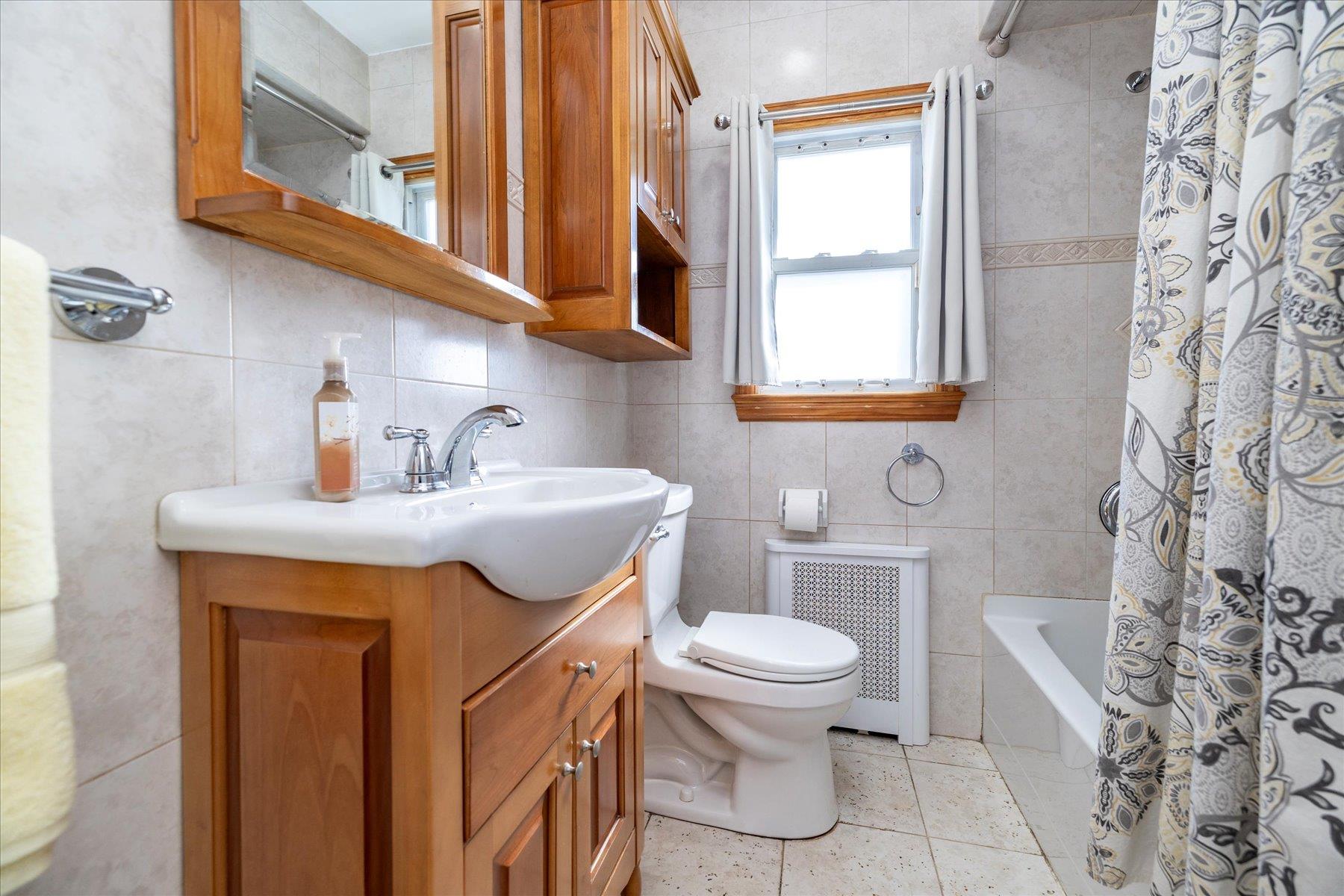 61 Albert Road, Valley Stream, New York image 13