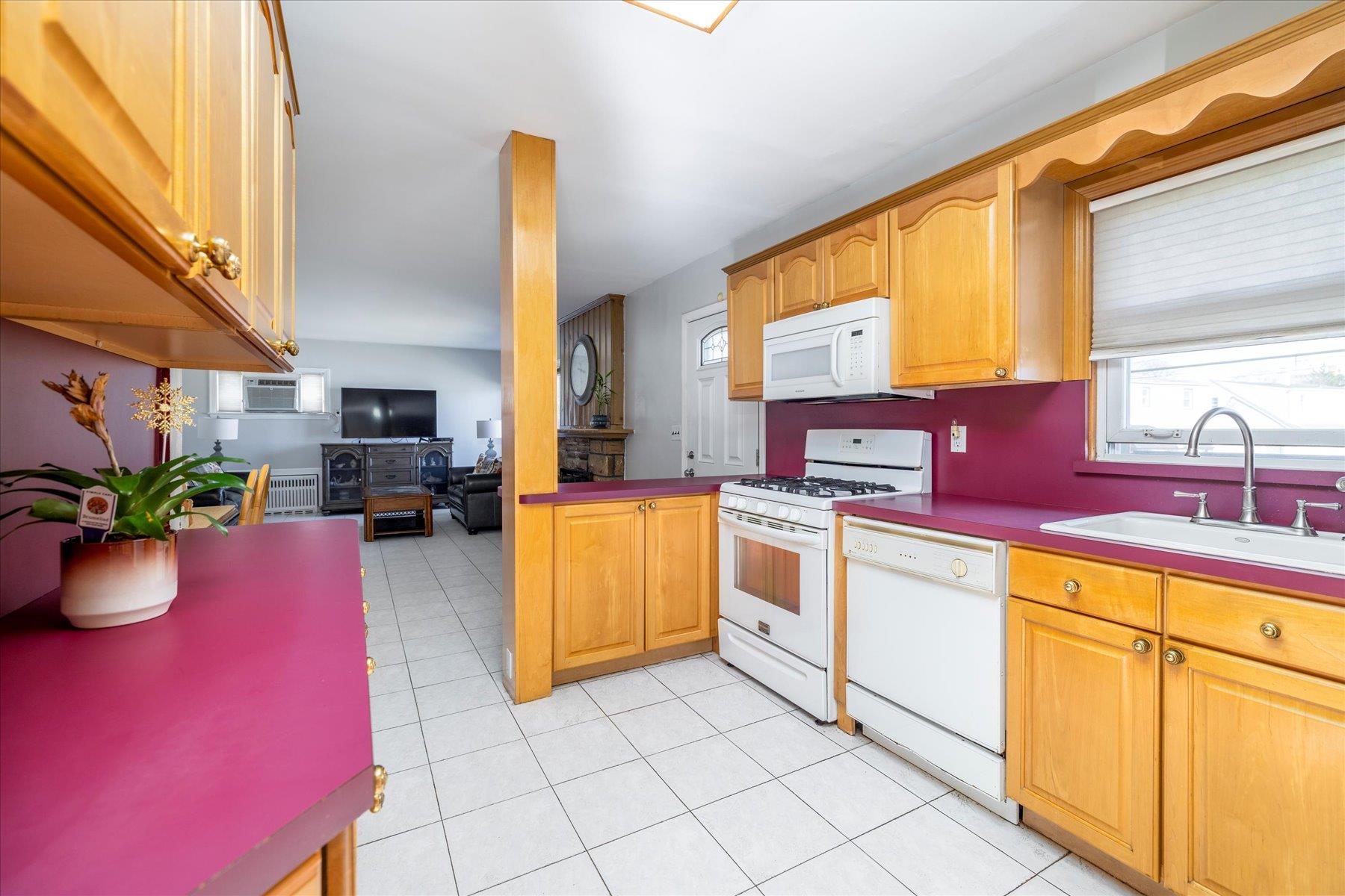 61 Albert Road, Valley Stream, New York image 9