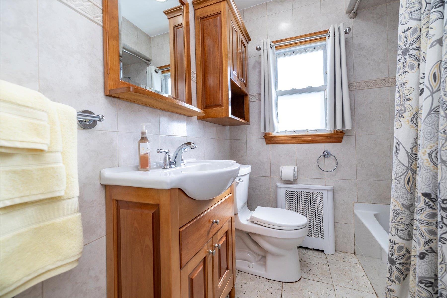 61 Albert Road, Valley Stream, New York image 12